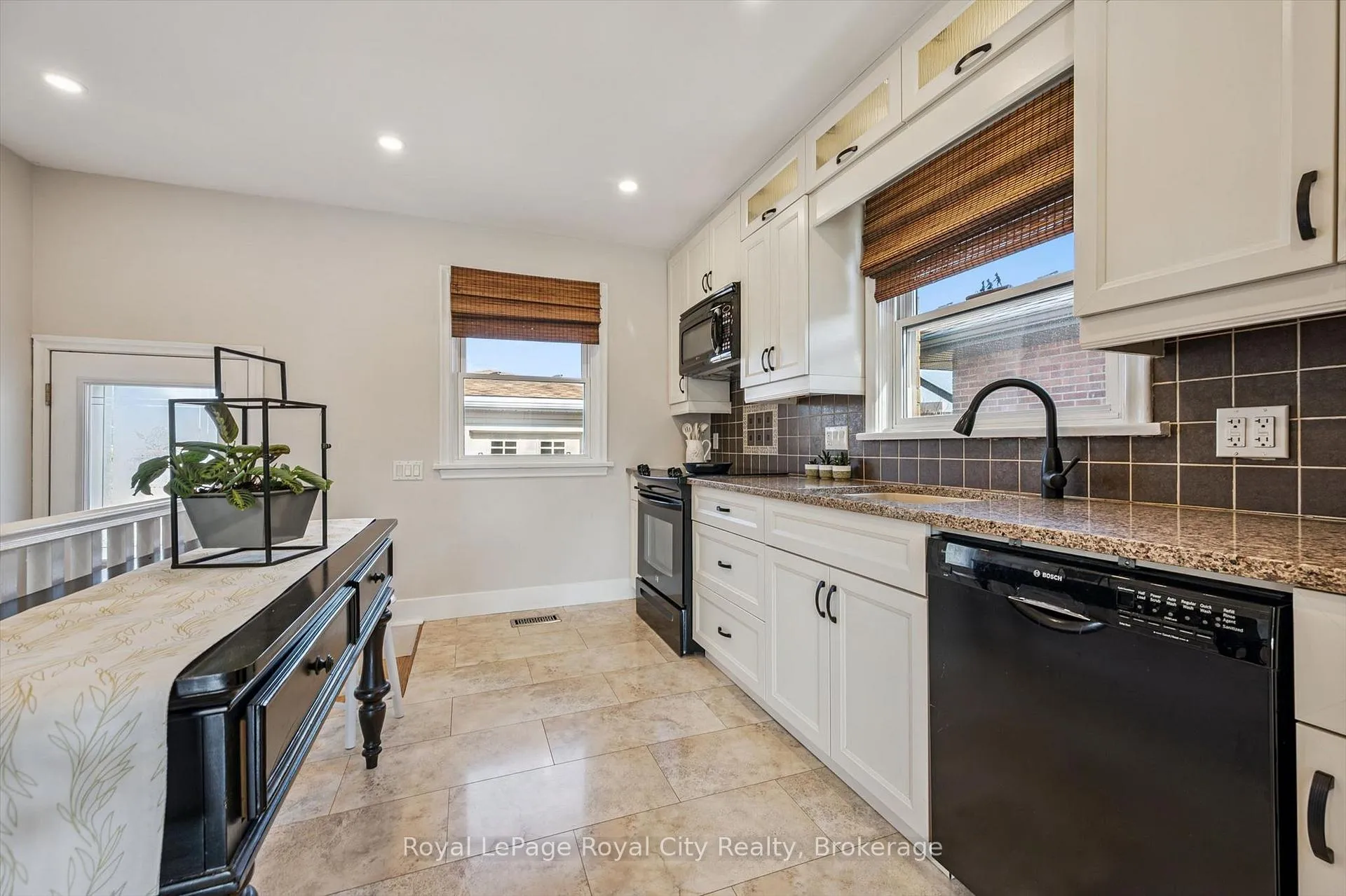 Photo 10 of 2 Cadillac Drive, Guelph, St. George's — HOMEH
