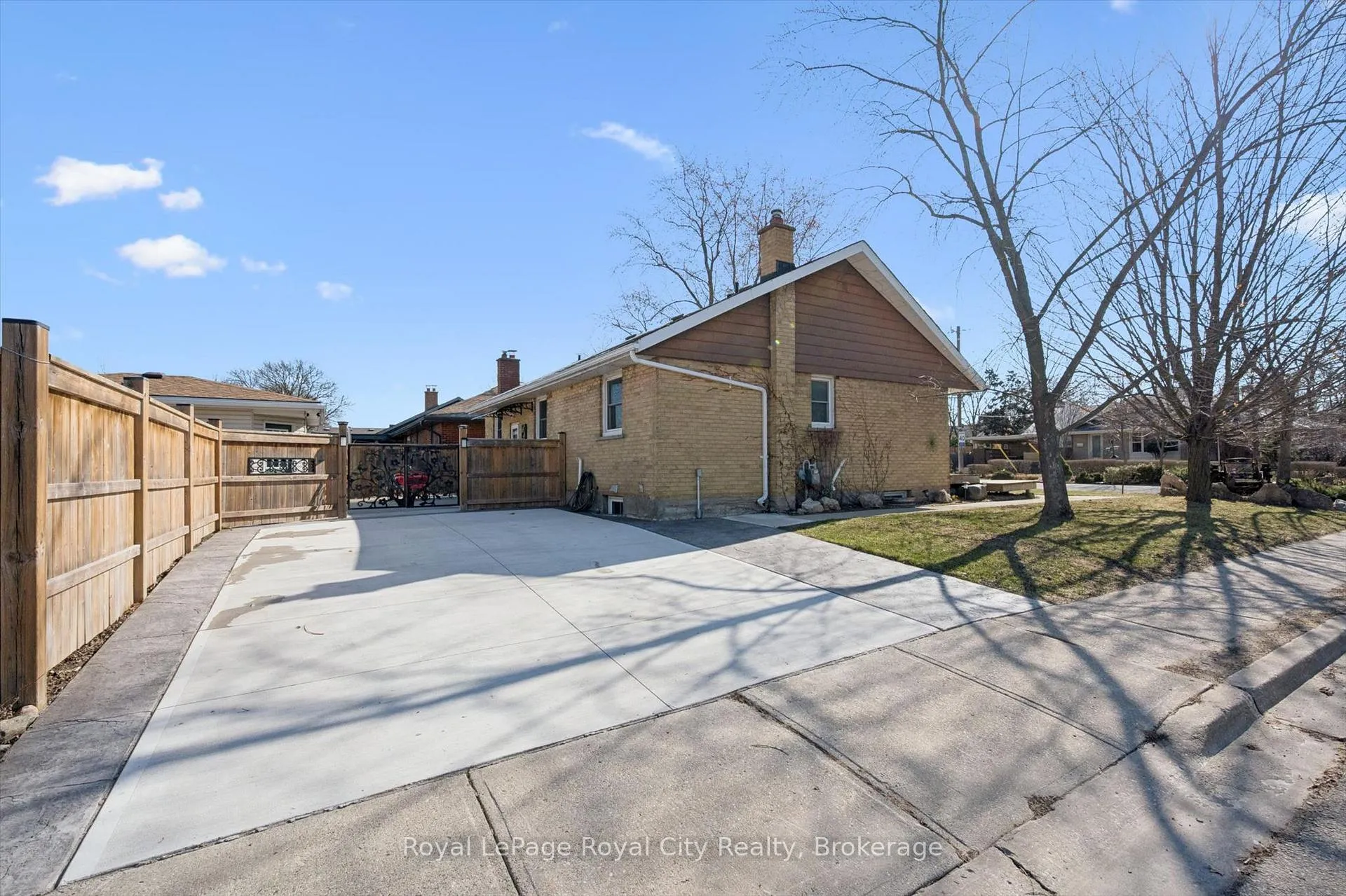 Photo 22 of 2 Cadillac Drive, Guelph, St. George's — HOMEH
