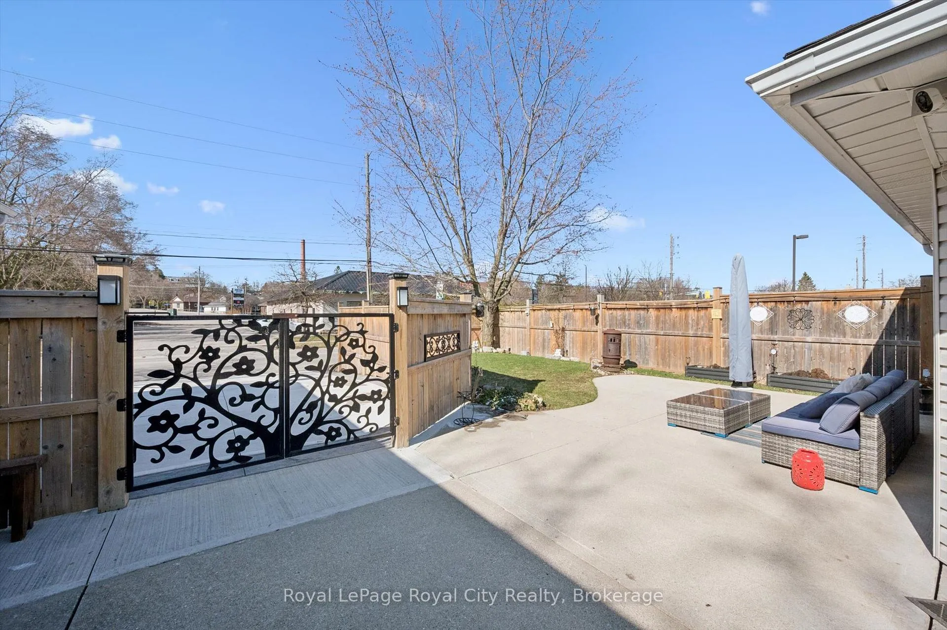 Photo 25 of 2 Cadillac Drive, Guelph, St. George's — HOMEH