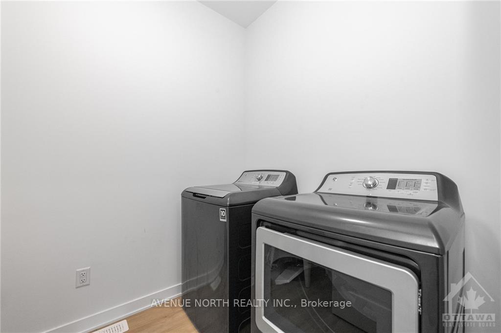 Photo 12 of 42 Riddell Street, Carleton Place — HOMEH