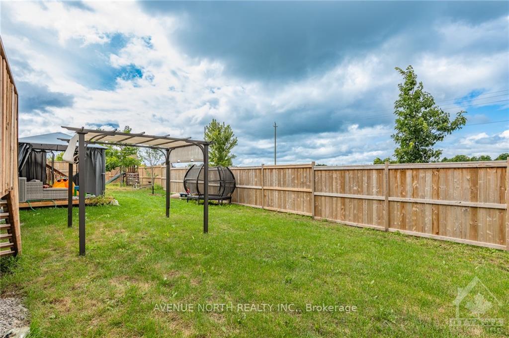 Photo 24 of 42 Riddell Street, Carleton Place — HOMEH