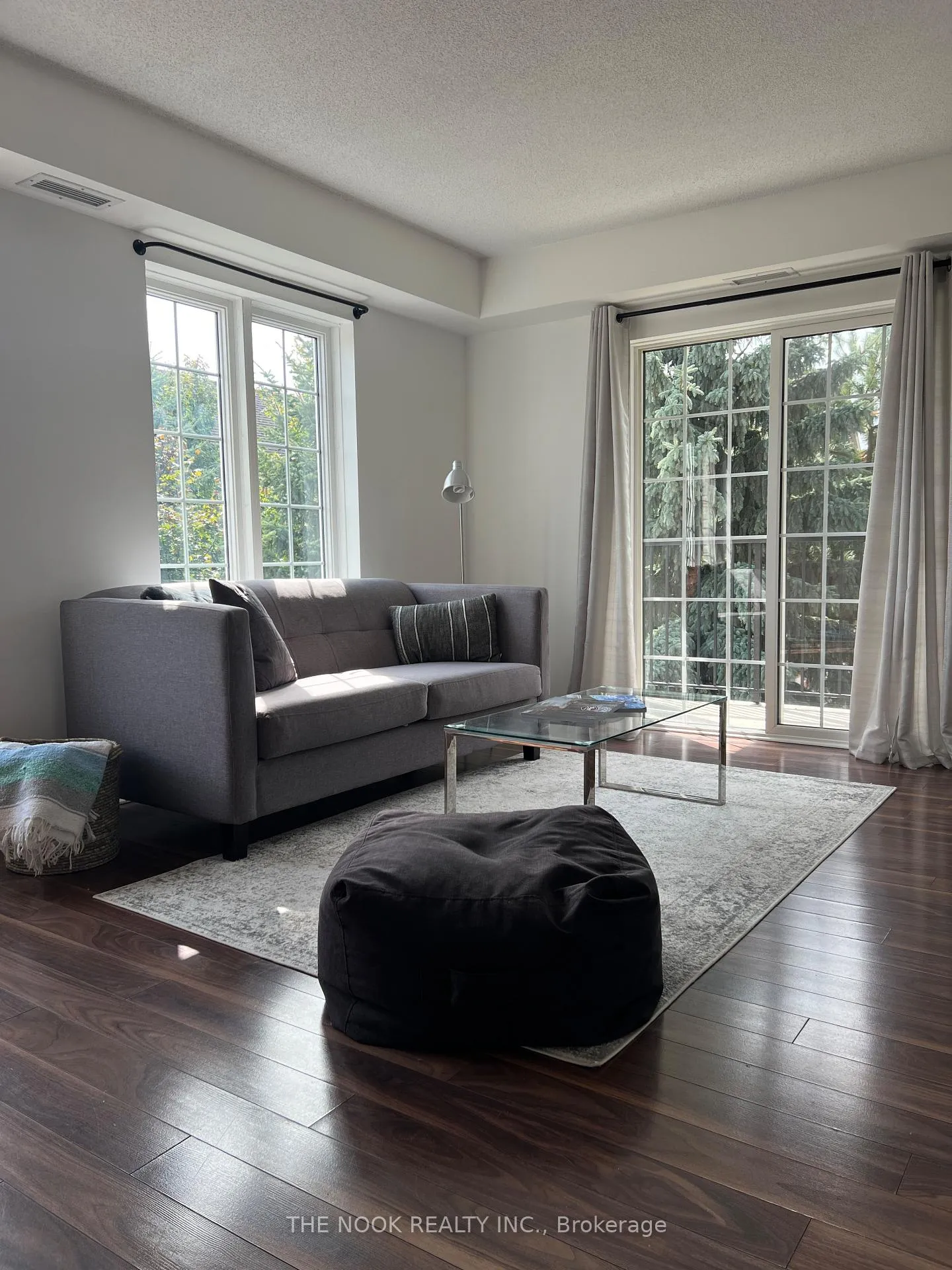 Photo 8 of 98 Aspen Springs Drive, Clarington, Bowmanville — HOMEH
