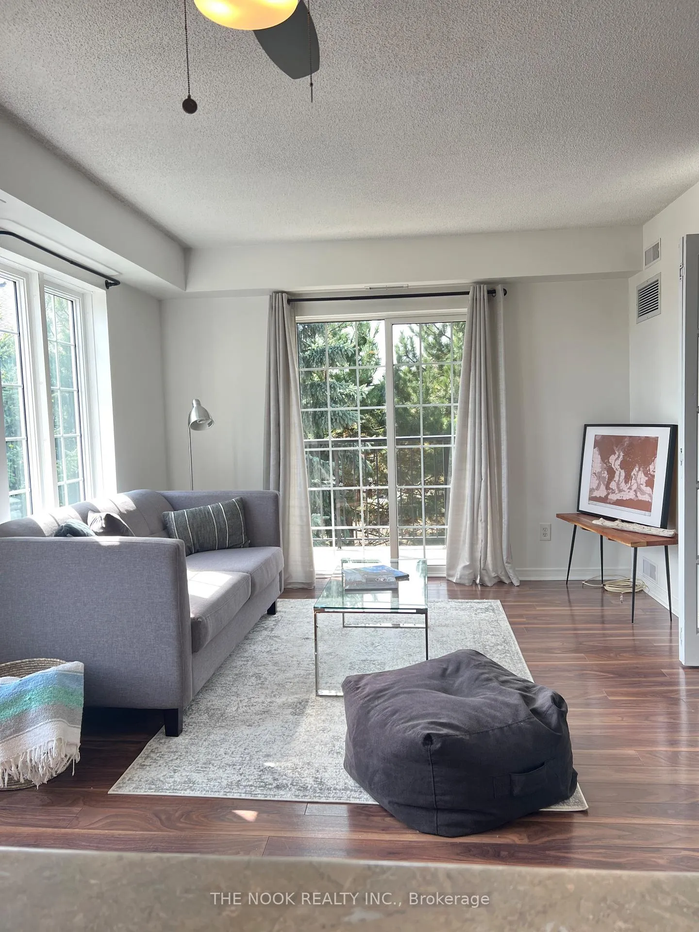 Photo 9 of 98 Aspen Springs Drive, Clarington, Bowmanville — HOMEH