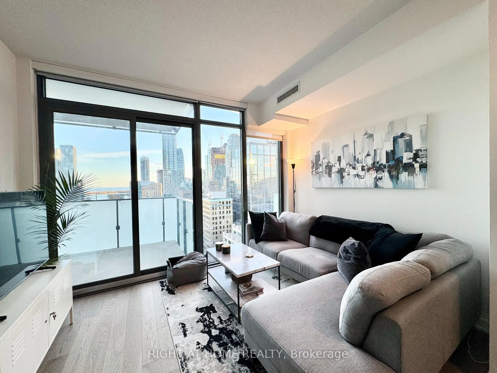 Photo 3 of Unit 2609, 25 Richmond Street E, Toronto, Church-Yonge Corridor — HOMEH