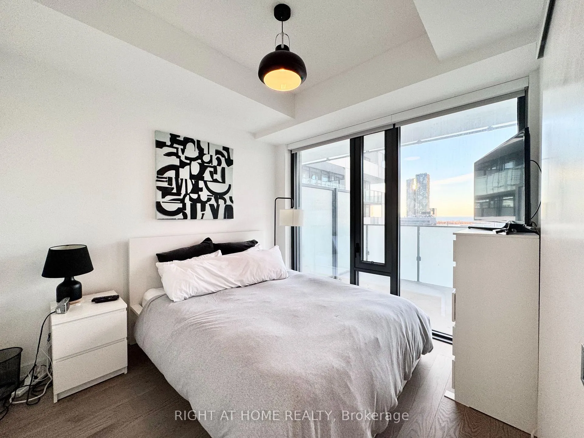 Photo 9 of Unit 2609, 25 Richmond Street E, Toronto, Church-Yonge Corridor — HOMEH