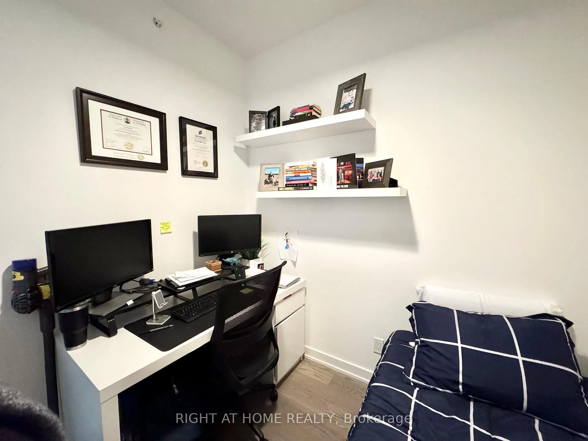 Photo 12 of Unit 2609, 25 Richmond Street E, Toronto, Church-Yonge Corridor — HOMEH