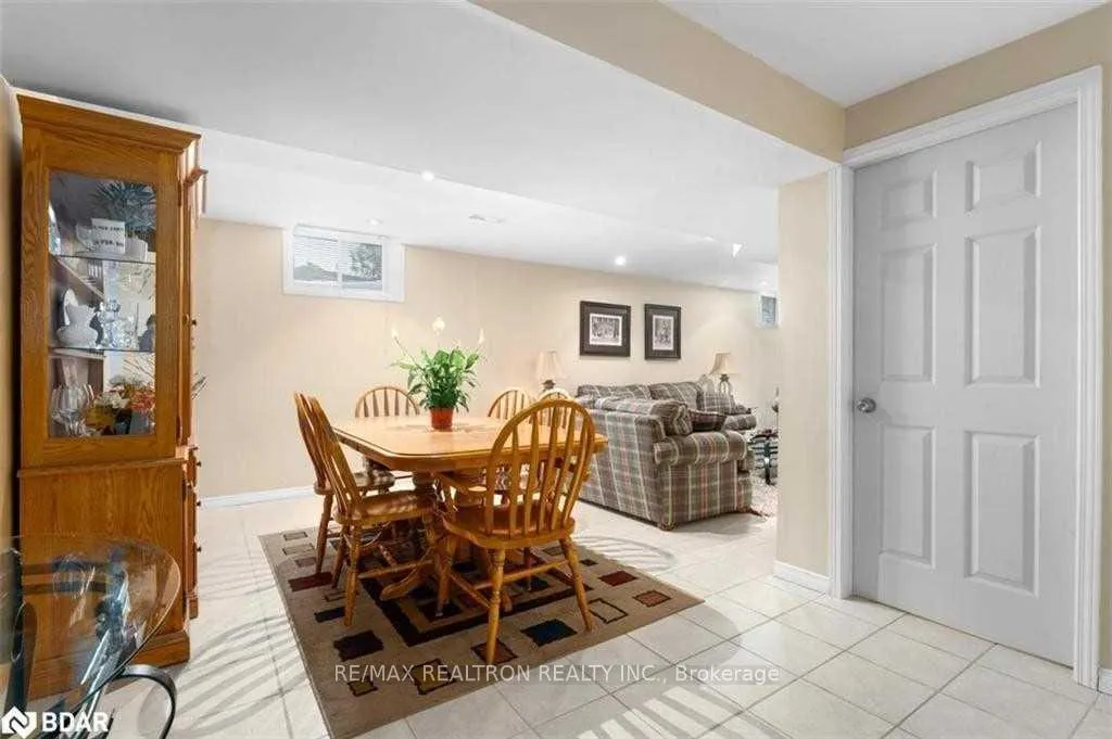 Photo 4 of Unit Bsmt, 30 Reynolds Lane, Barrie, Edgehill Drive — HOMEH