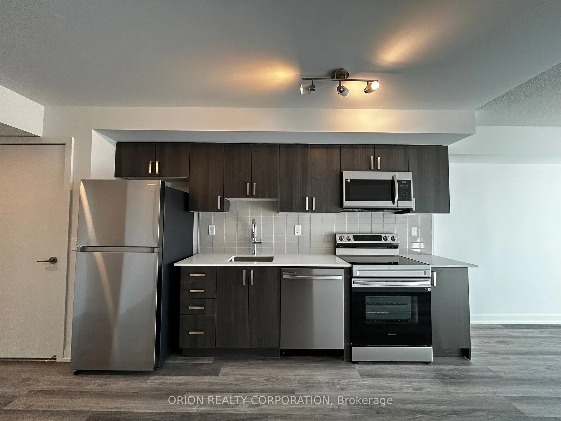 Photo 2 of Unit 2001, 1435 Celebration Drive, Pickering, Bay Ridges — HOMEH