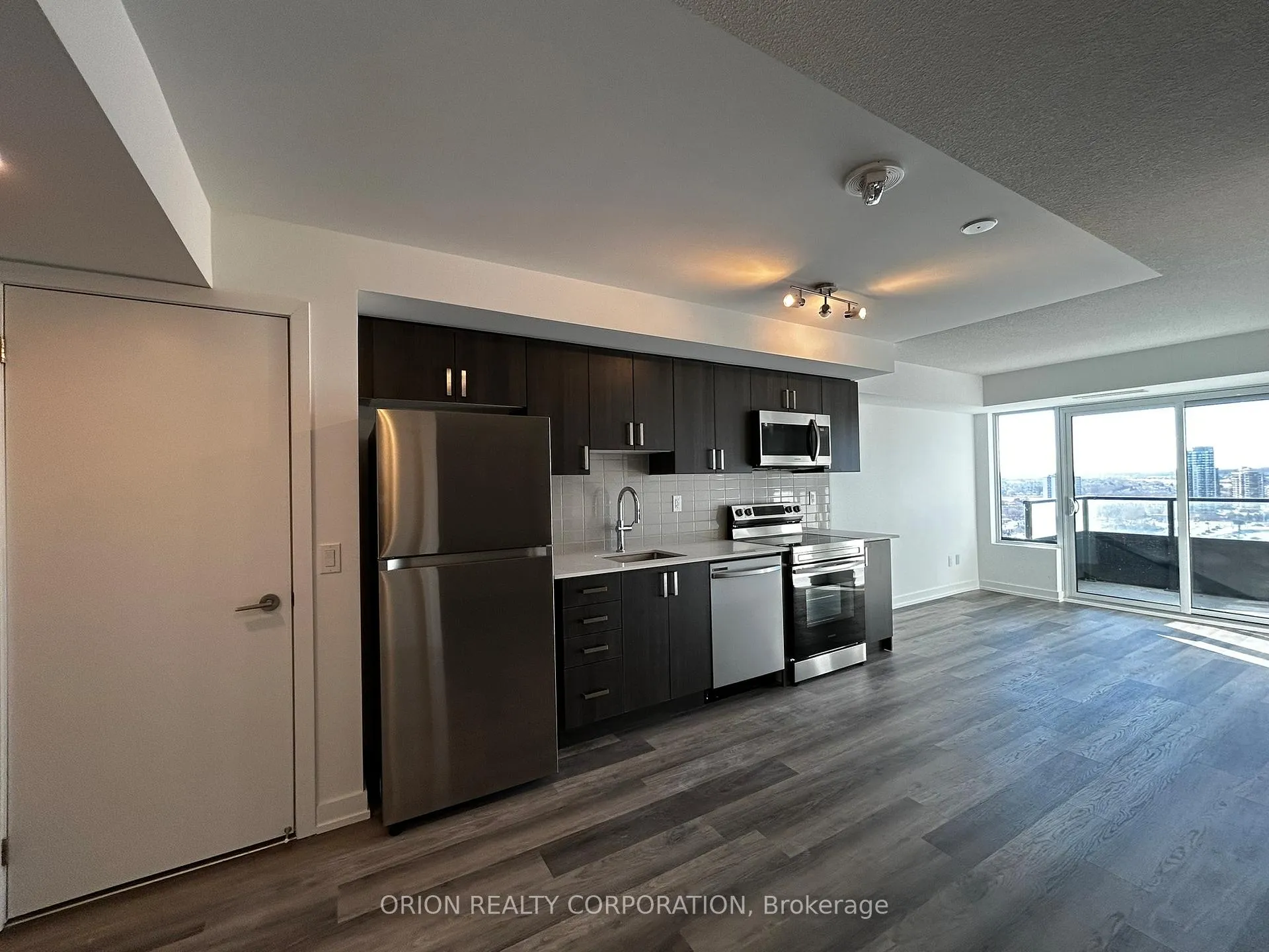 Photo 3 of Unit 2001, 1435 Celebration Drive, Pickering, Bay Ridges — HOMEH