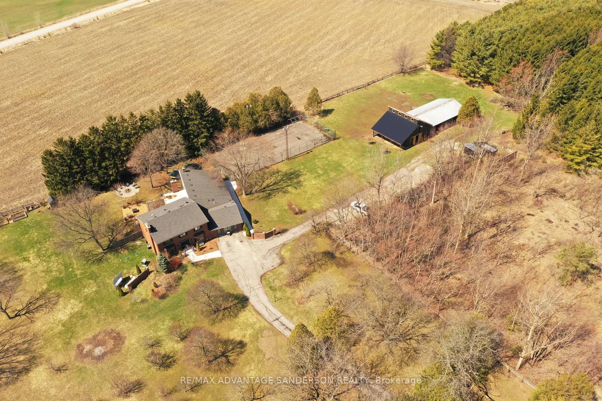 Photo 3 of 21727 Vanneck Road, Middlesex Centre, Rural Middlesex Centre — HOMEH