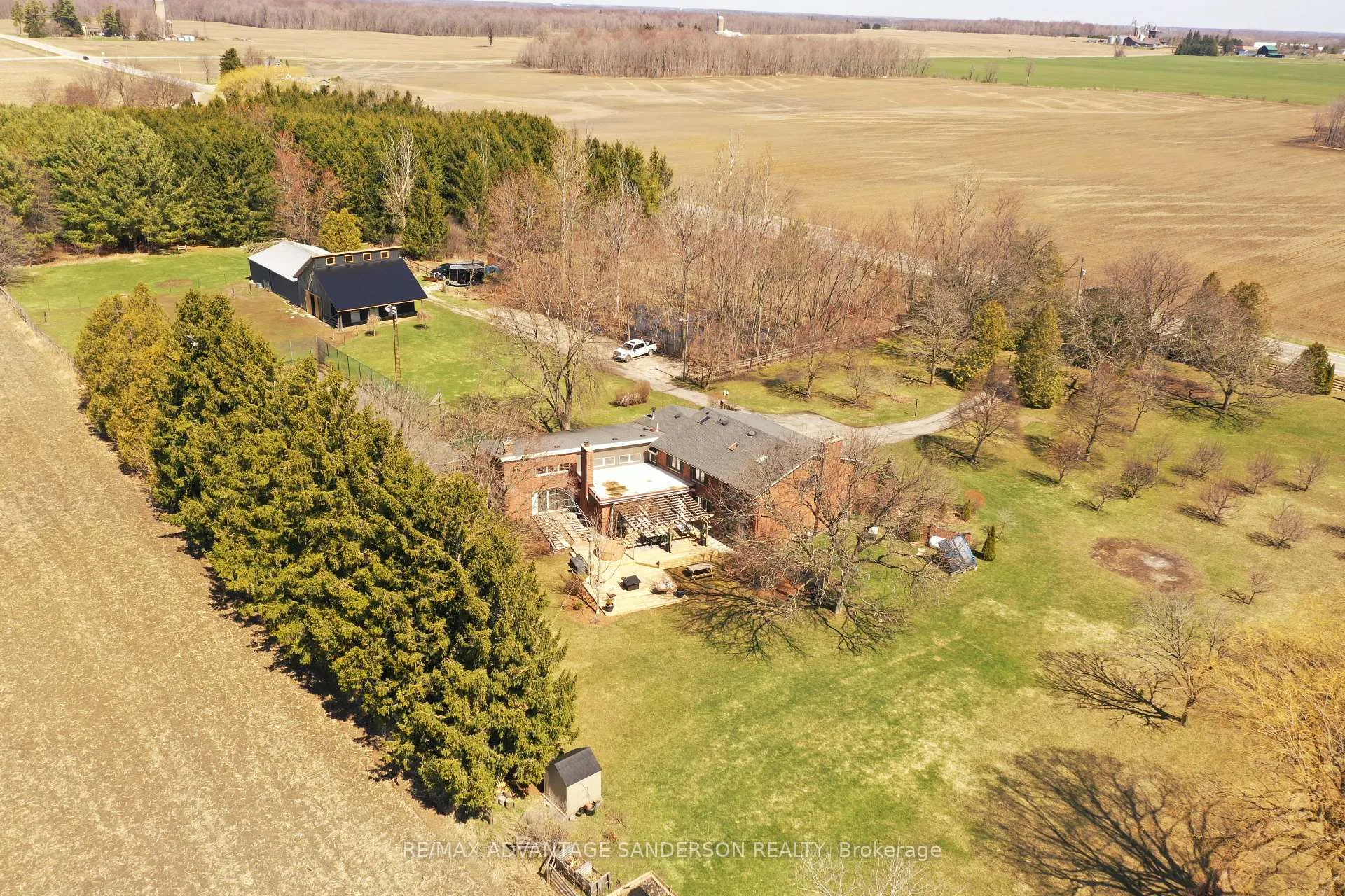 Photo 4 of 21727 Vanneck Road, Middlesex Centre, Rural Middlesex Centre — HOMEH