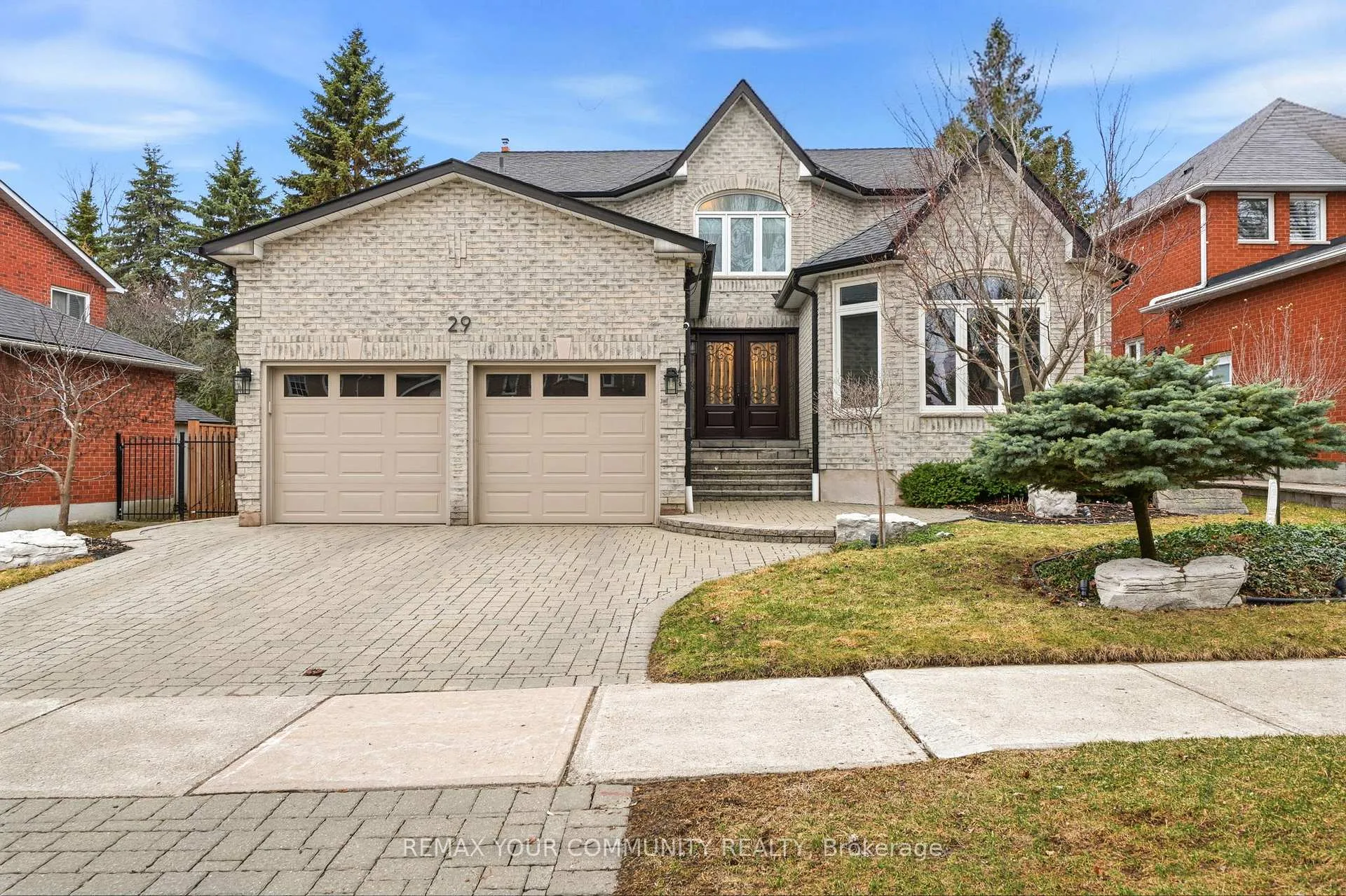 Photo 2 of 29 McGee Crescent, Aurora, Aurora Highlands — HOMEH