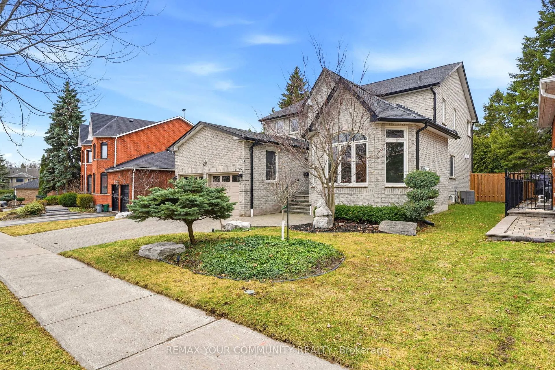 Photo 3 of 29 McGee Crescent, Aurora, Aurora Highlands — HOMEH