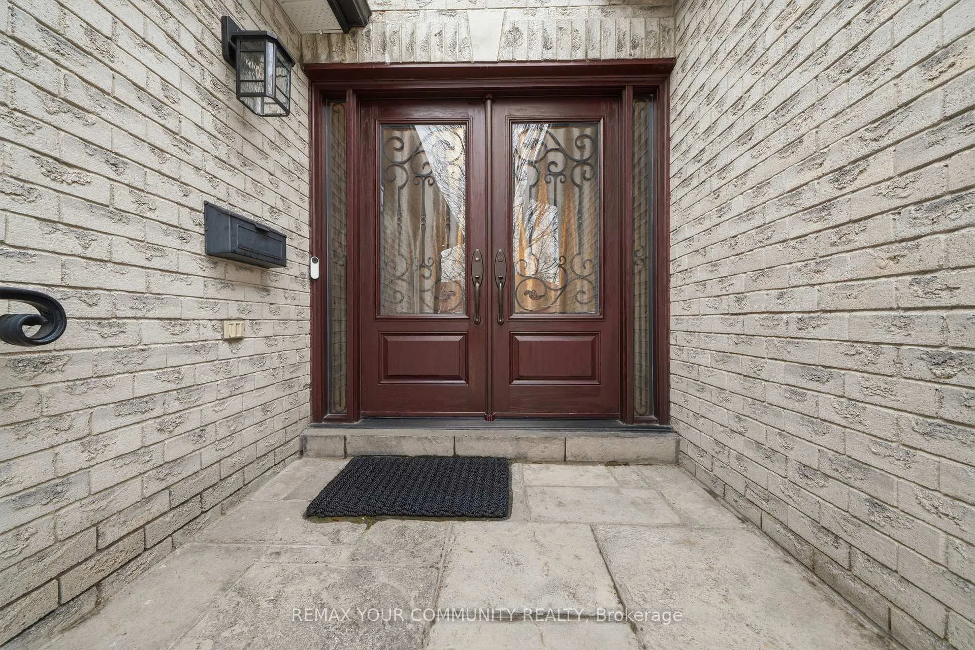 Photo 5 of 29 McGee Crescent, Aurora, Aurora Highlands — HOMEH