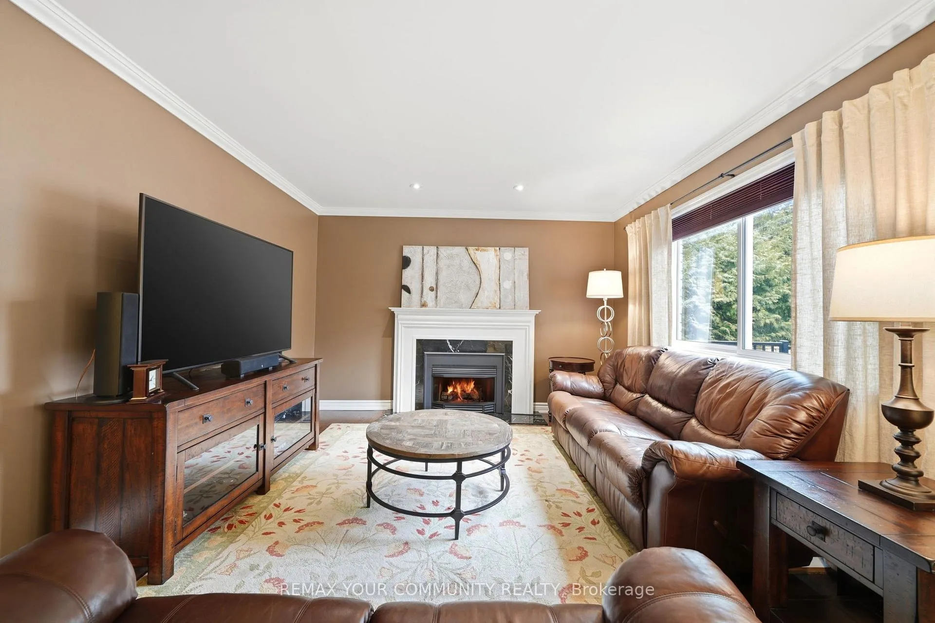 Photo 8 of 29 McGee Crescent, Aurora, Aurora Highlands — HOMEH