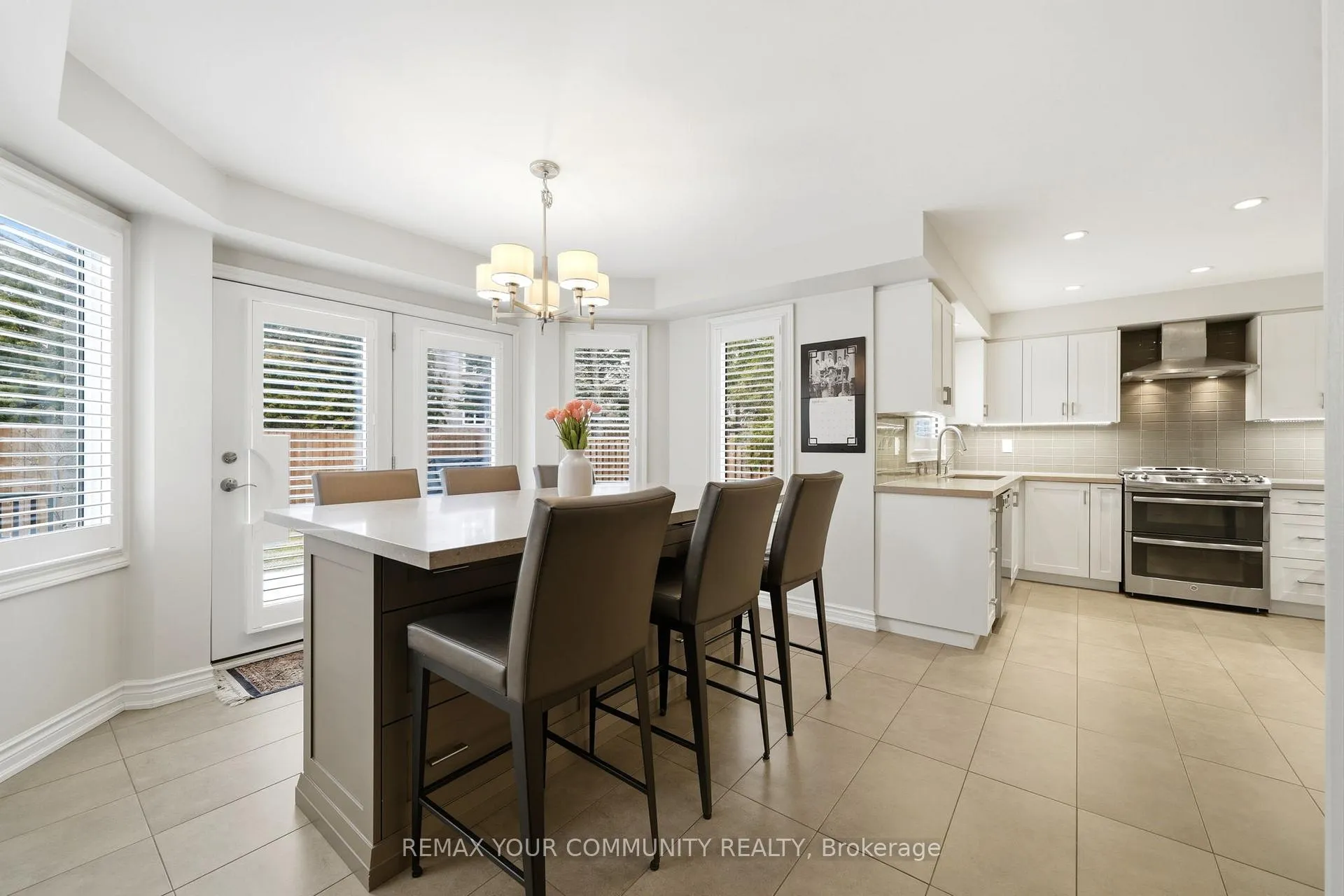 Photo 14 of 29 McGee Crescent, Aurora, Aurora Highlands — HOMEH