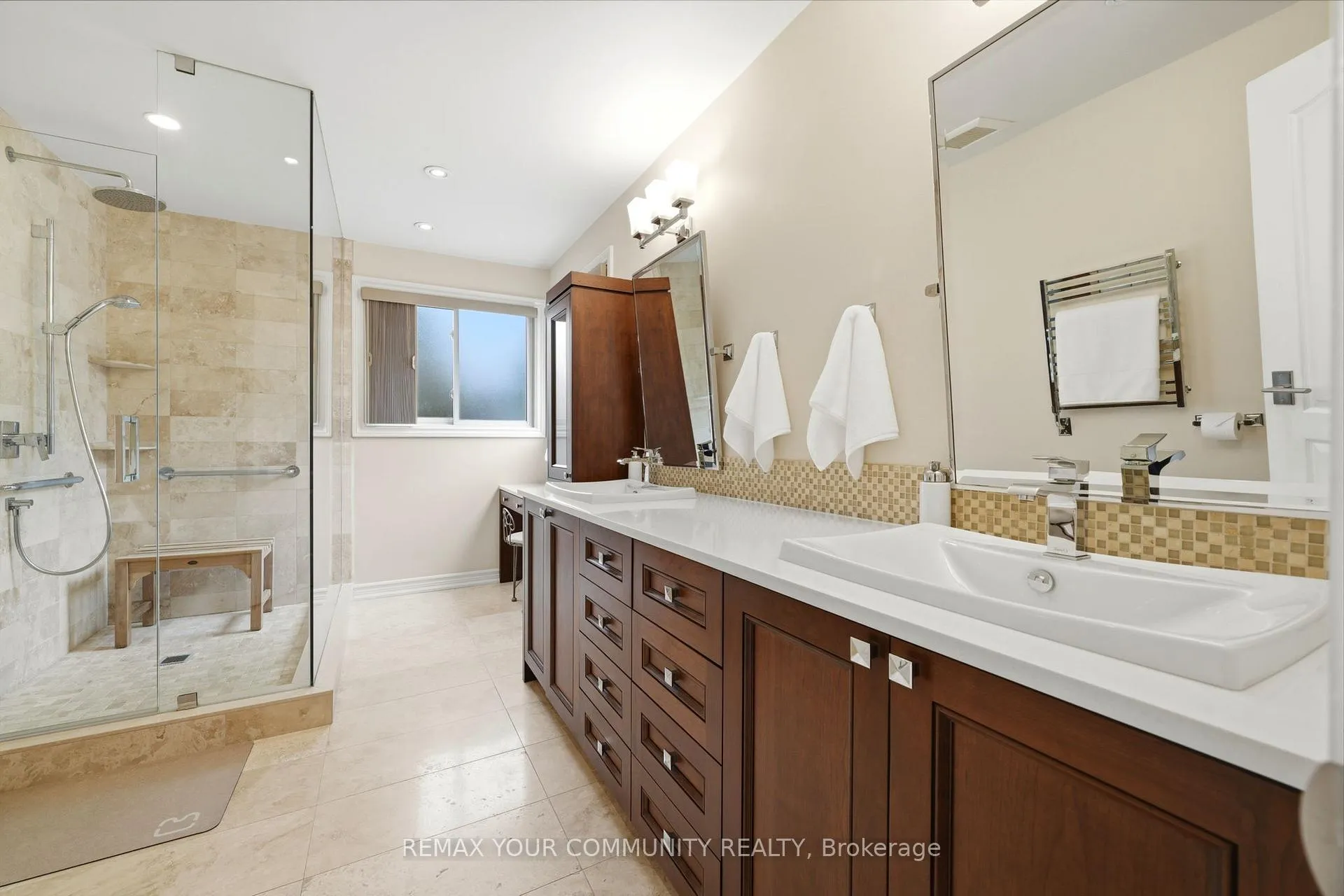 Photo 25 of 29 McGee Crescent, Aurora, Aurora Highlands — HOMEH