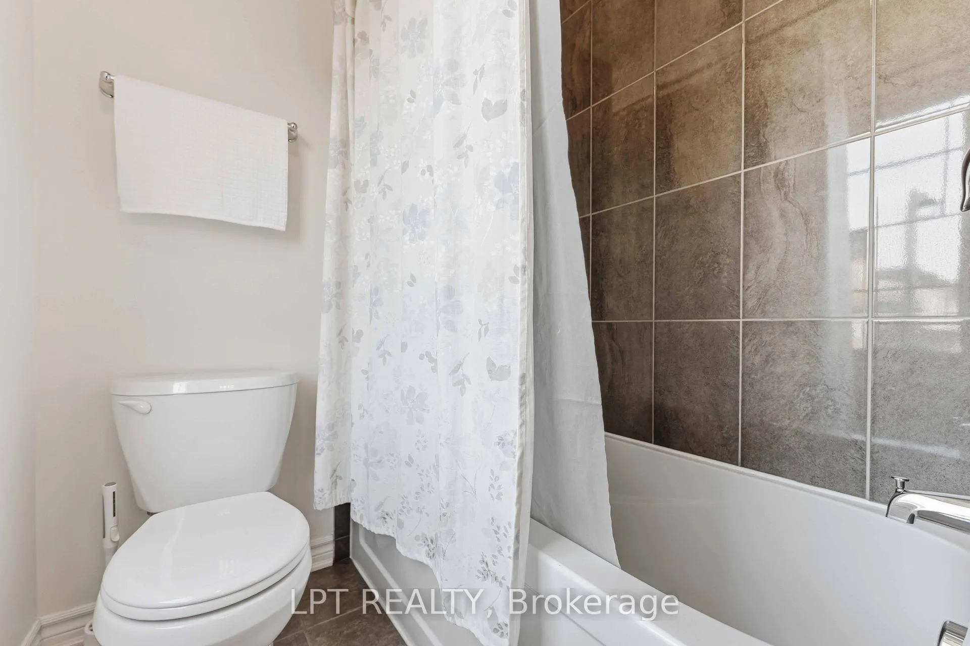 Photo 18 of 782 Maloja Way, Ottawa, Stittsville (North) — HOMEH