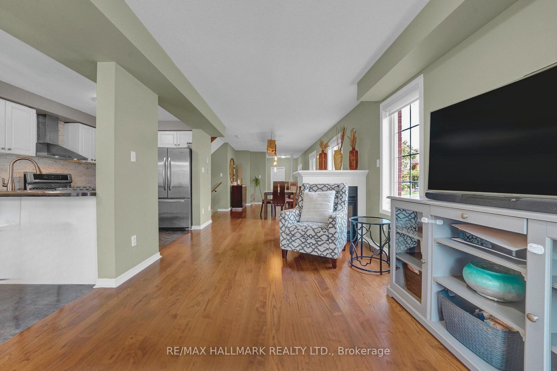 Photo 9 of 35 Westover Drive, Clarington, Bowmanville — HOMEH