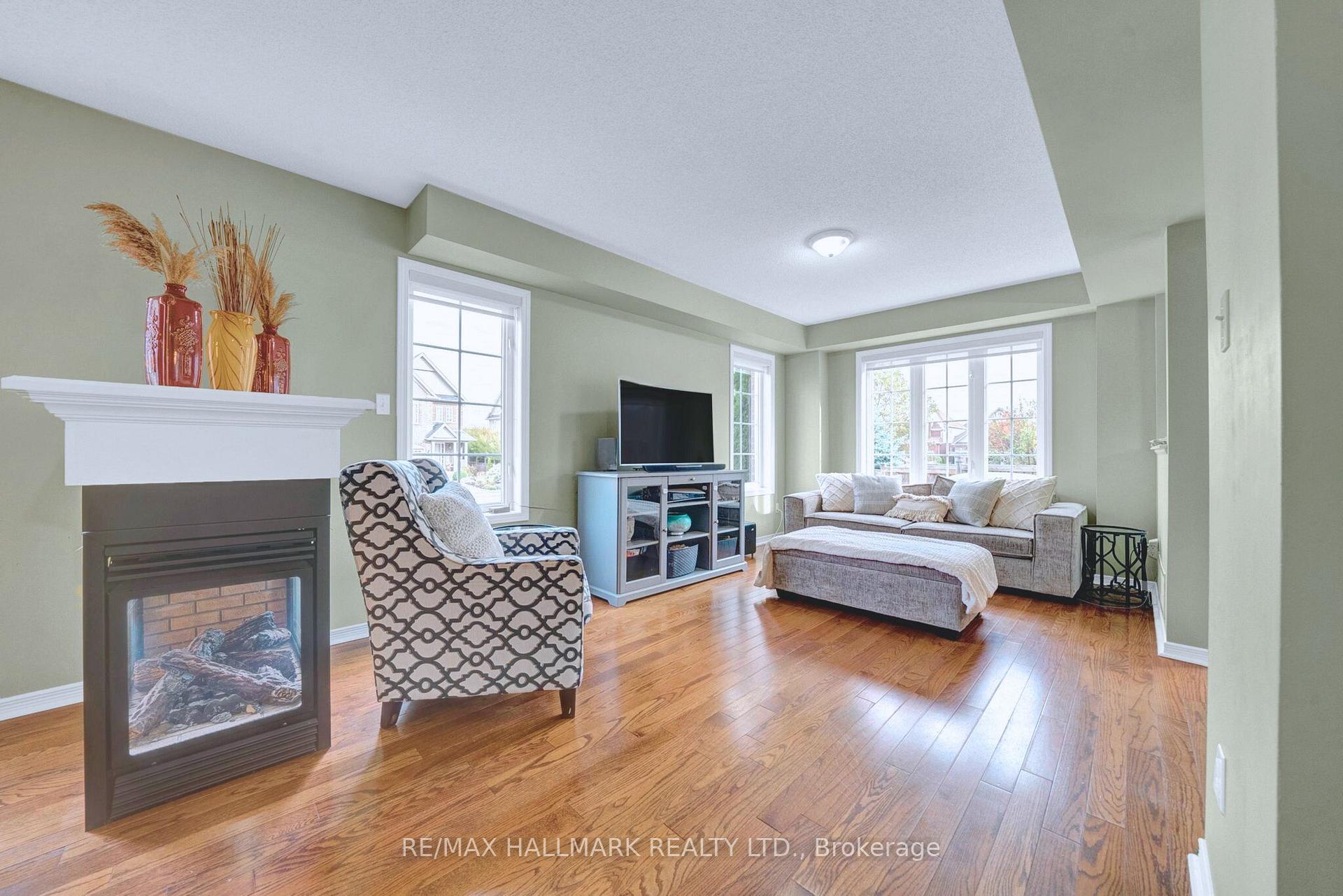 Photo 10 of 35 Westover Drive, Clarington, Bowmanville — HOMEH