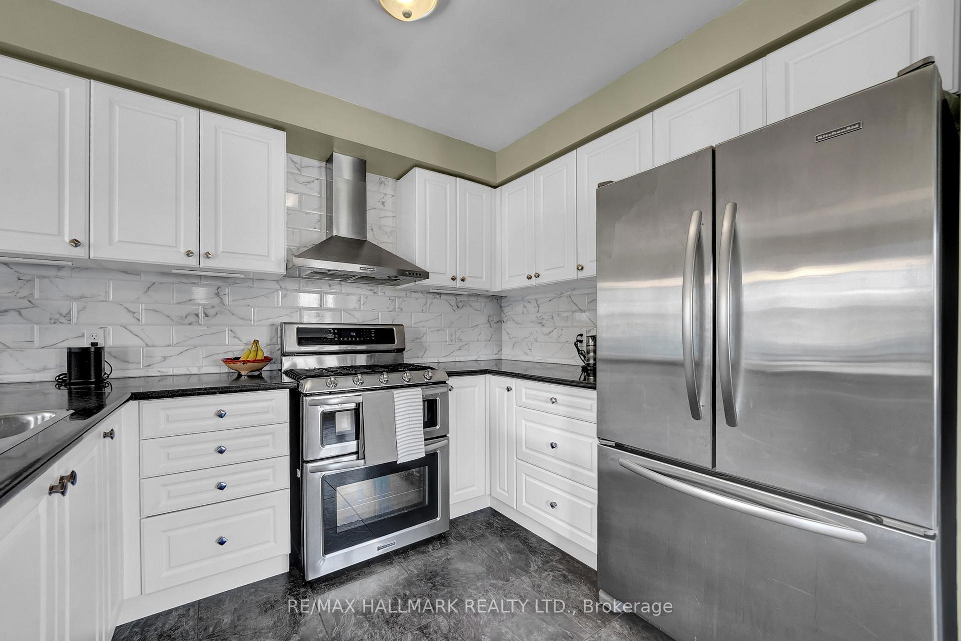 Photo 11 of 35 Westover Drive, Clarington, Bowmanville — HOMEH