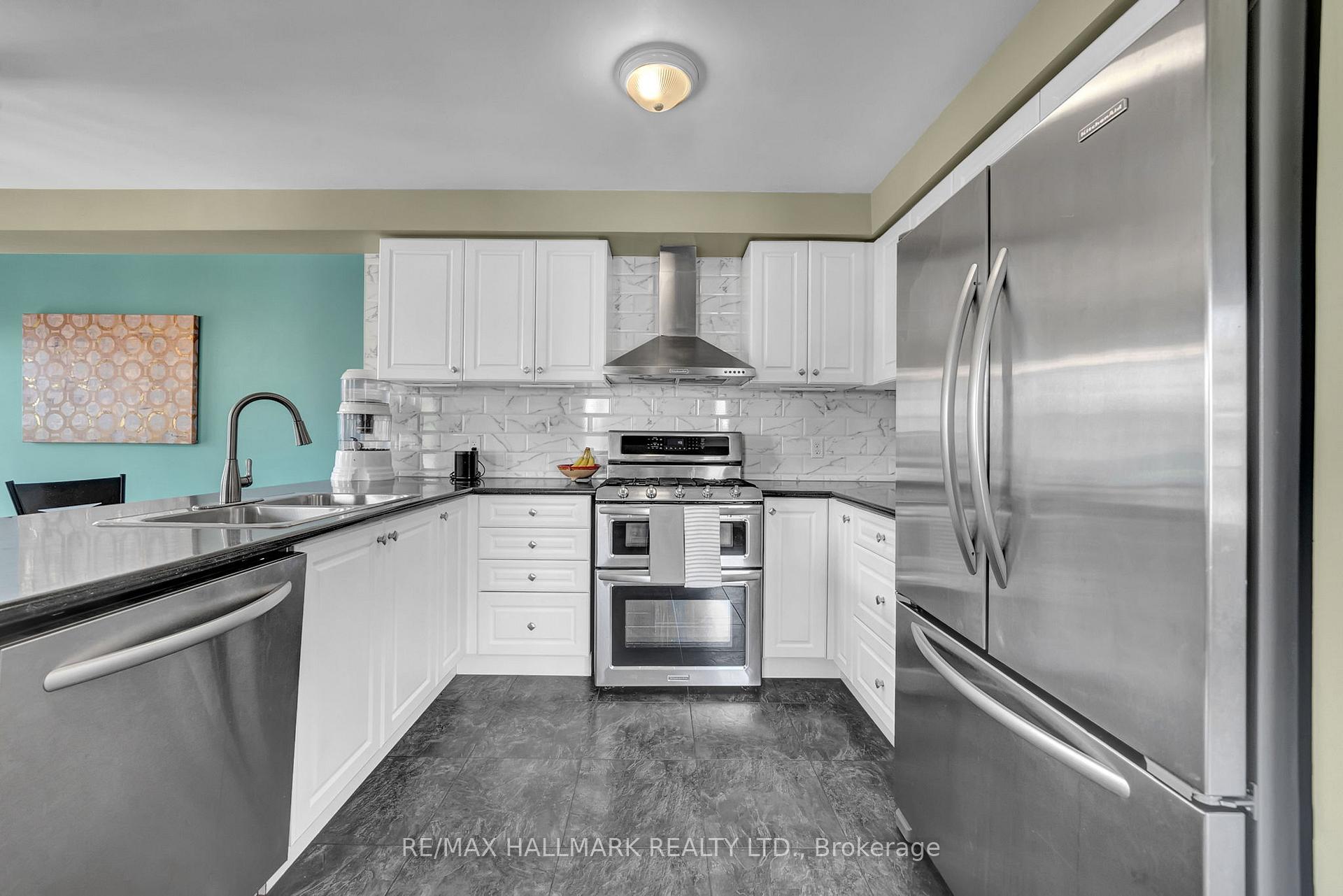 Photo 12 of 35 Westover Drive, Clarington, Bowmanville — HOMEH