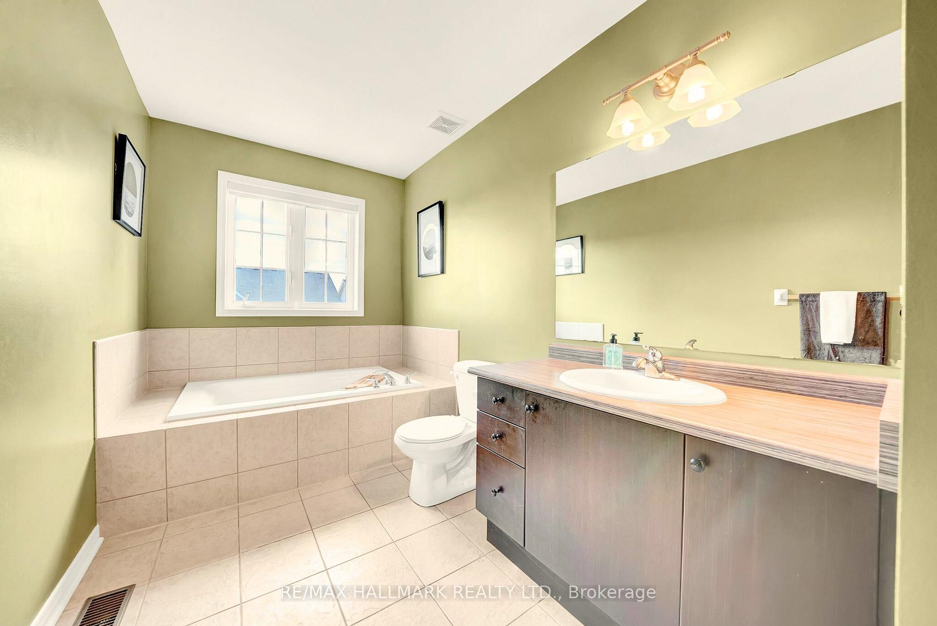 Photo 16 of 35 Westover Drive, Clarington, Bowmanville — HOMEH