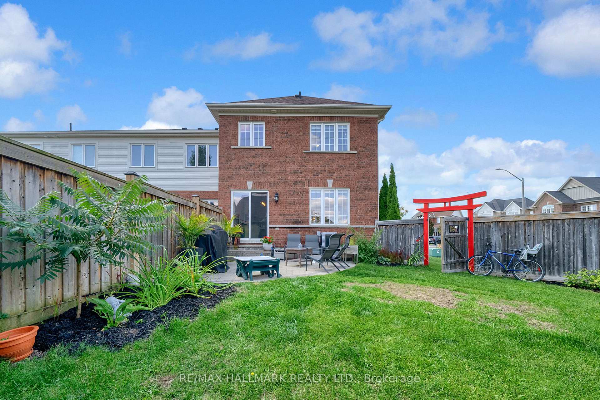 Photo 23 of 35 Westover Drive, Clarington, Bowmanville — HOMEH