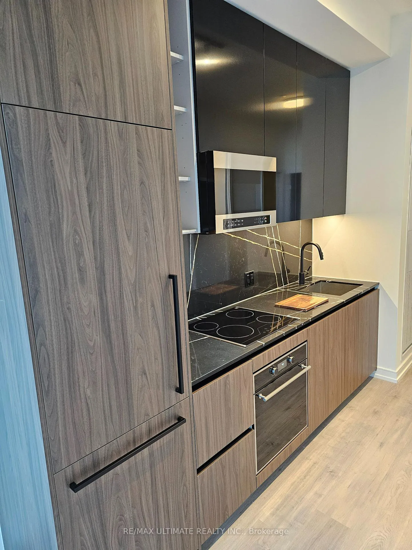 Photo 1 of Unit 610, 425 Front Street, Toronto, Waterfront Communities — HOMEH