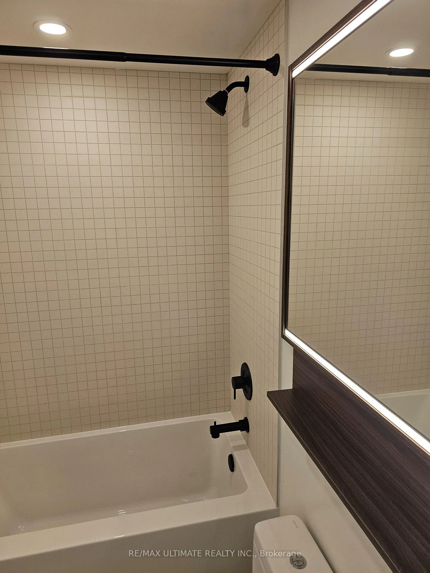 Photo 4 of Unit 610, 425 Front Street, Toronto, Waterfront Communities — HOMEH