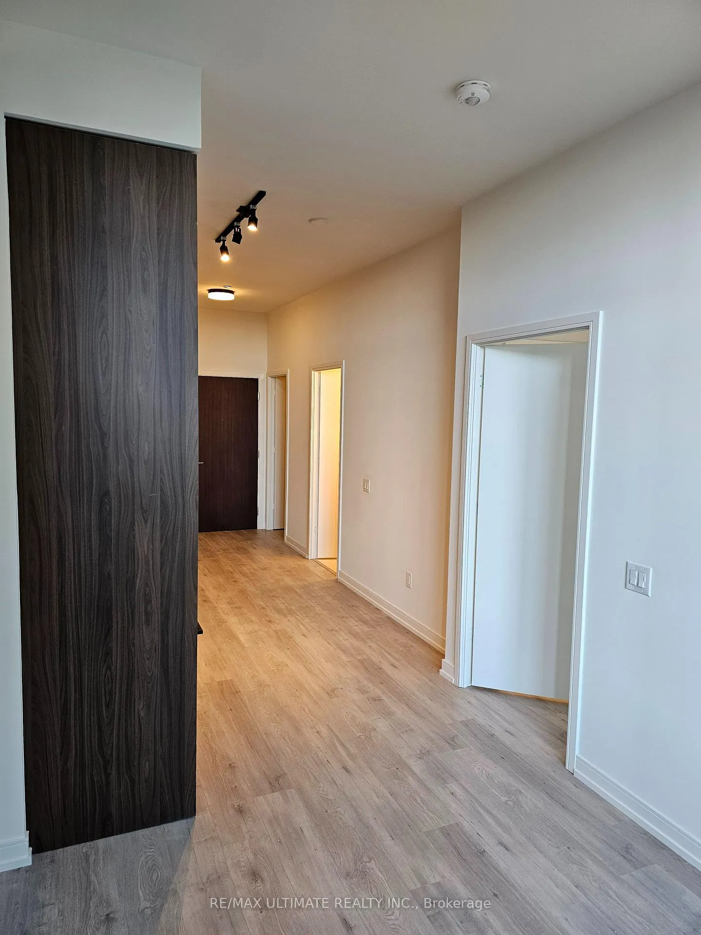 Photo 12 of Unit 610, 425 Front Street, Toronto, Waterfront Communities — HOMEH