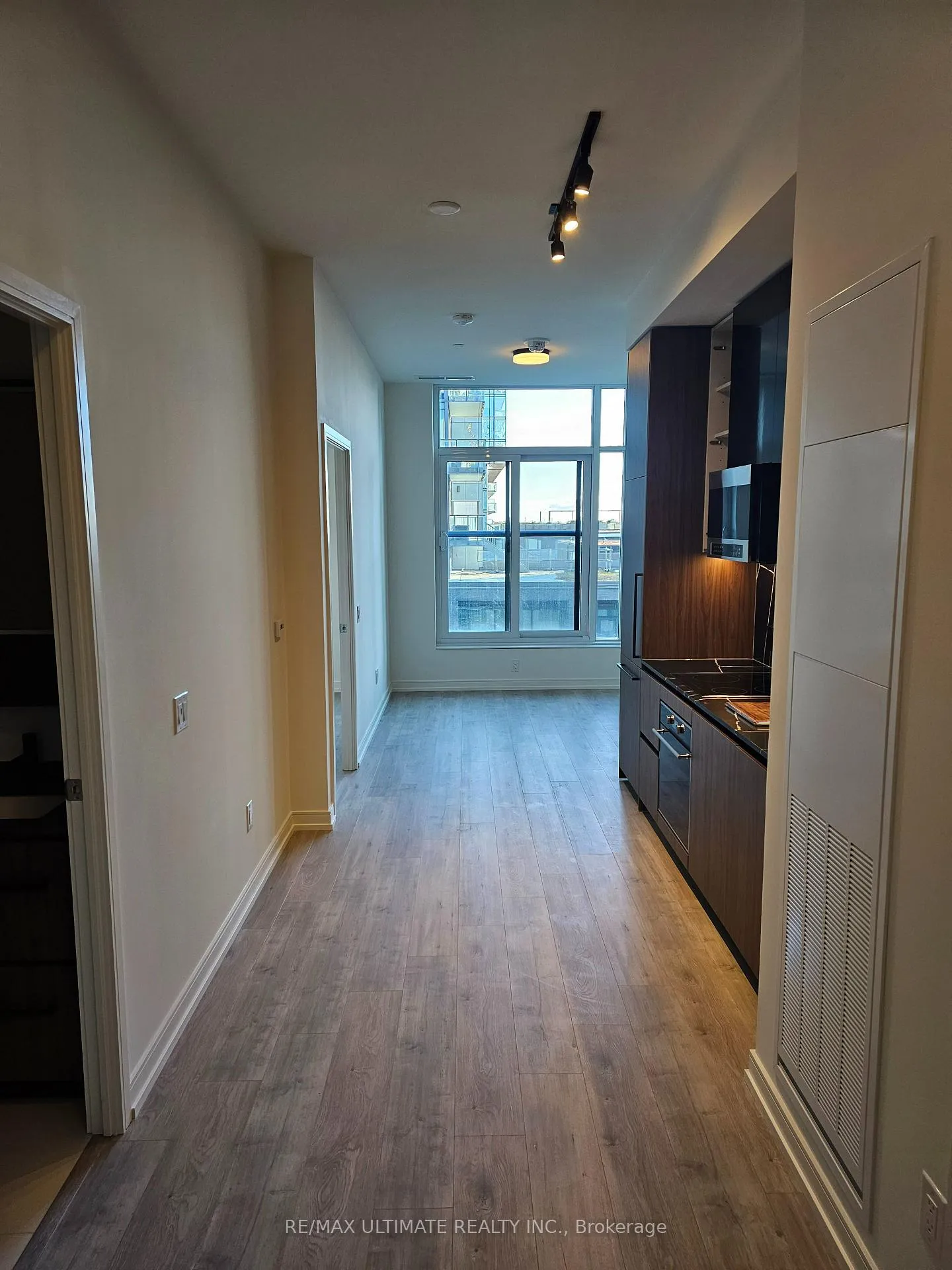 Photo 15 of Unit 610, 425 Front Street, Toronto, Waterfront Communities — HOMEH