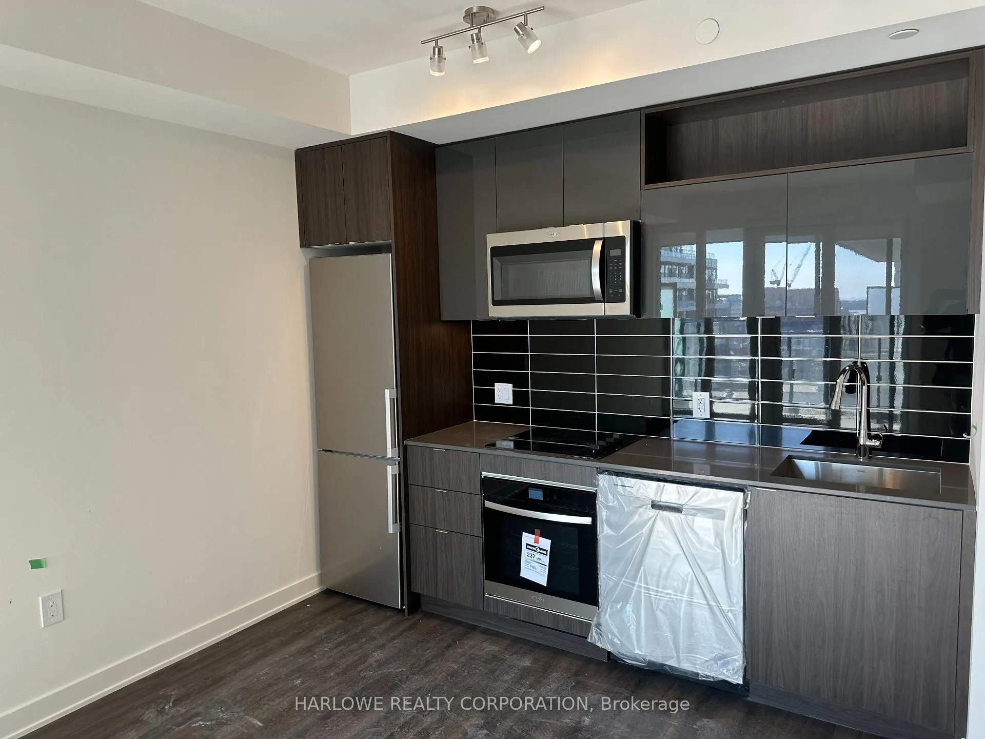 Photo 1 of Unit 1435 E, 70 Princess Street E, Toronto, Waterfront Communities — HOMEH
