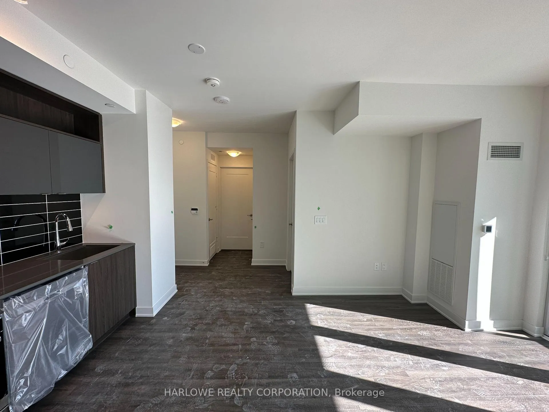 Photo 3 of Unit 1435 E, 70 Princess Street E, Toronto, Waterfront Communities — HOMEH