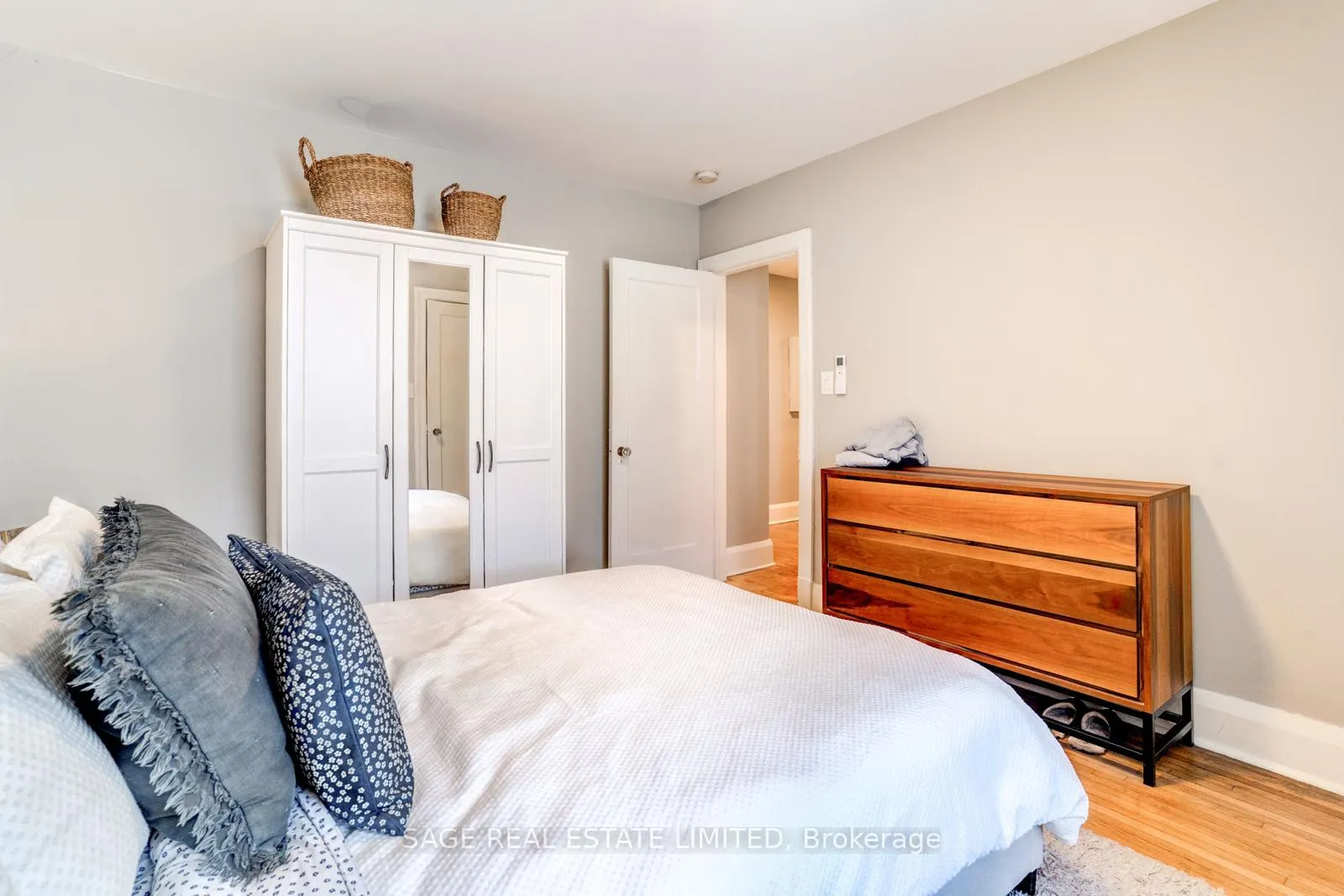 Photo 20 of 48 Lawton Boulevard, Toronto, Yonge-St. Clair — HOMEH