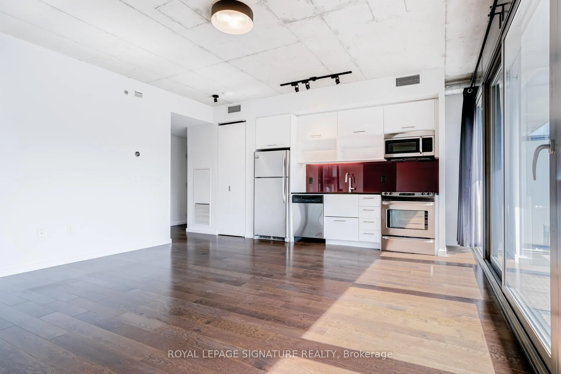 Photo 1 of Unit 718, 32 Trolley Crescent, Toronto, Moss Park — HOMEH