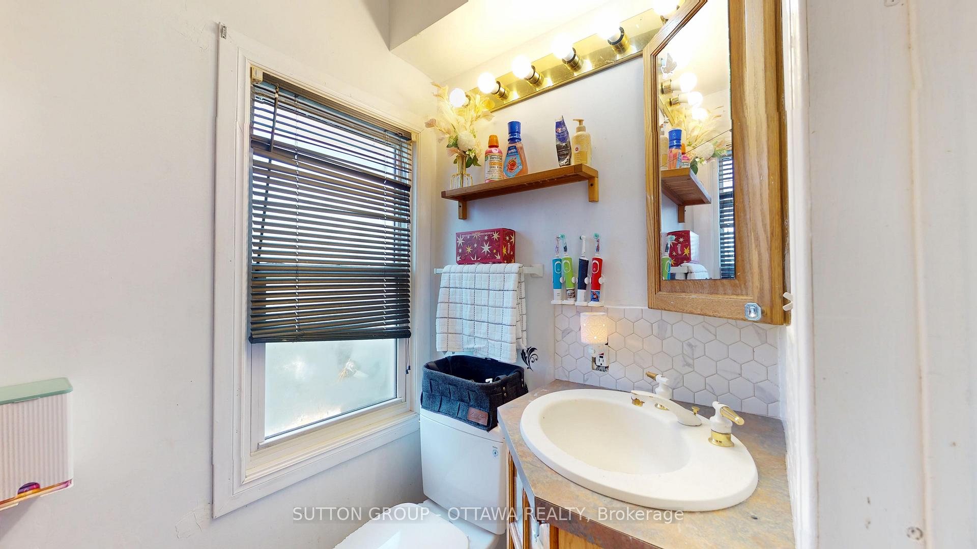 Photo 5 of 665 East Street, Edwardsburgh/Cardinal, Town of Cardinal — HOMEH