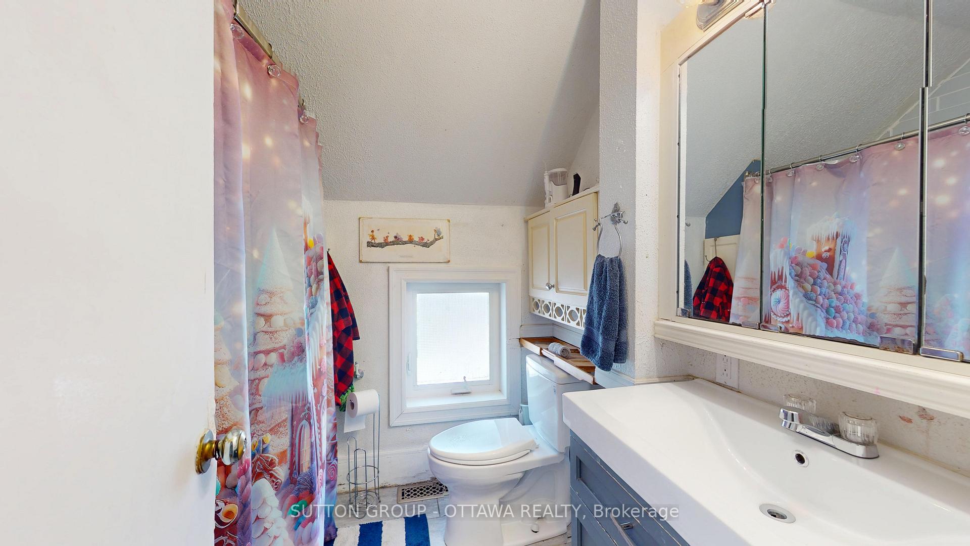 Photo 17 of 665 East Street, Edwardsburgh/Cardinal, Town of Cardinal — HOMEH