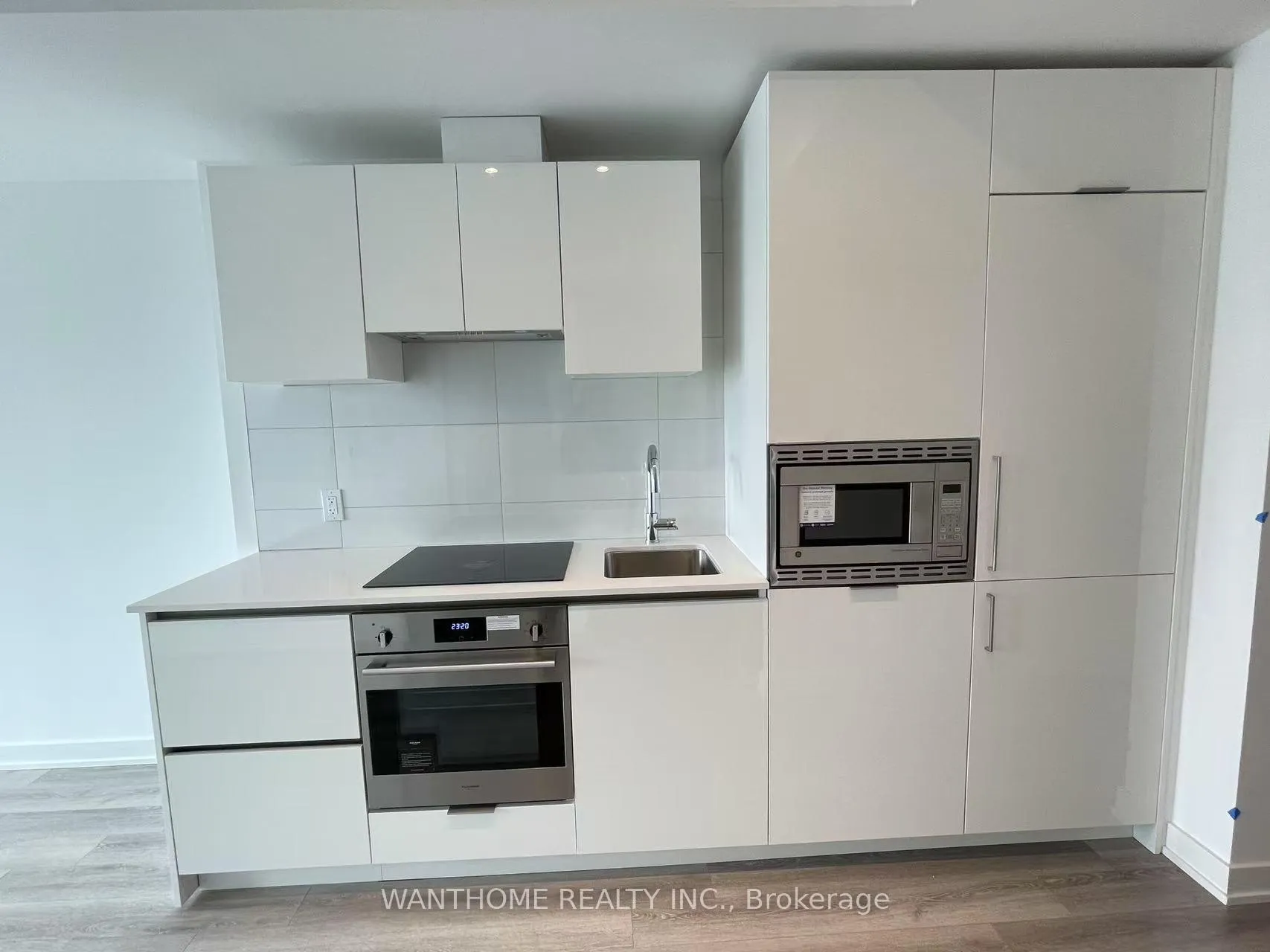 Front of Unit 3216, 230 Simcoe Street