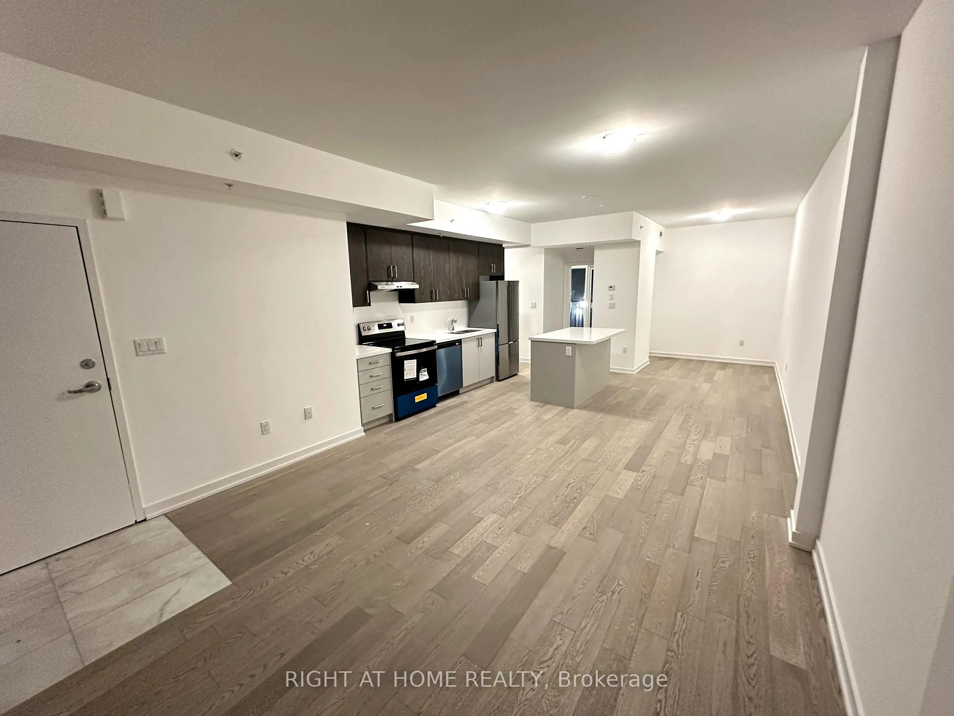 Photo 3 of Unit 9, 188 Angus Drive, Ajax, Central — HOMEH