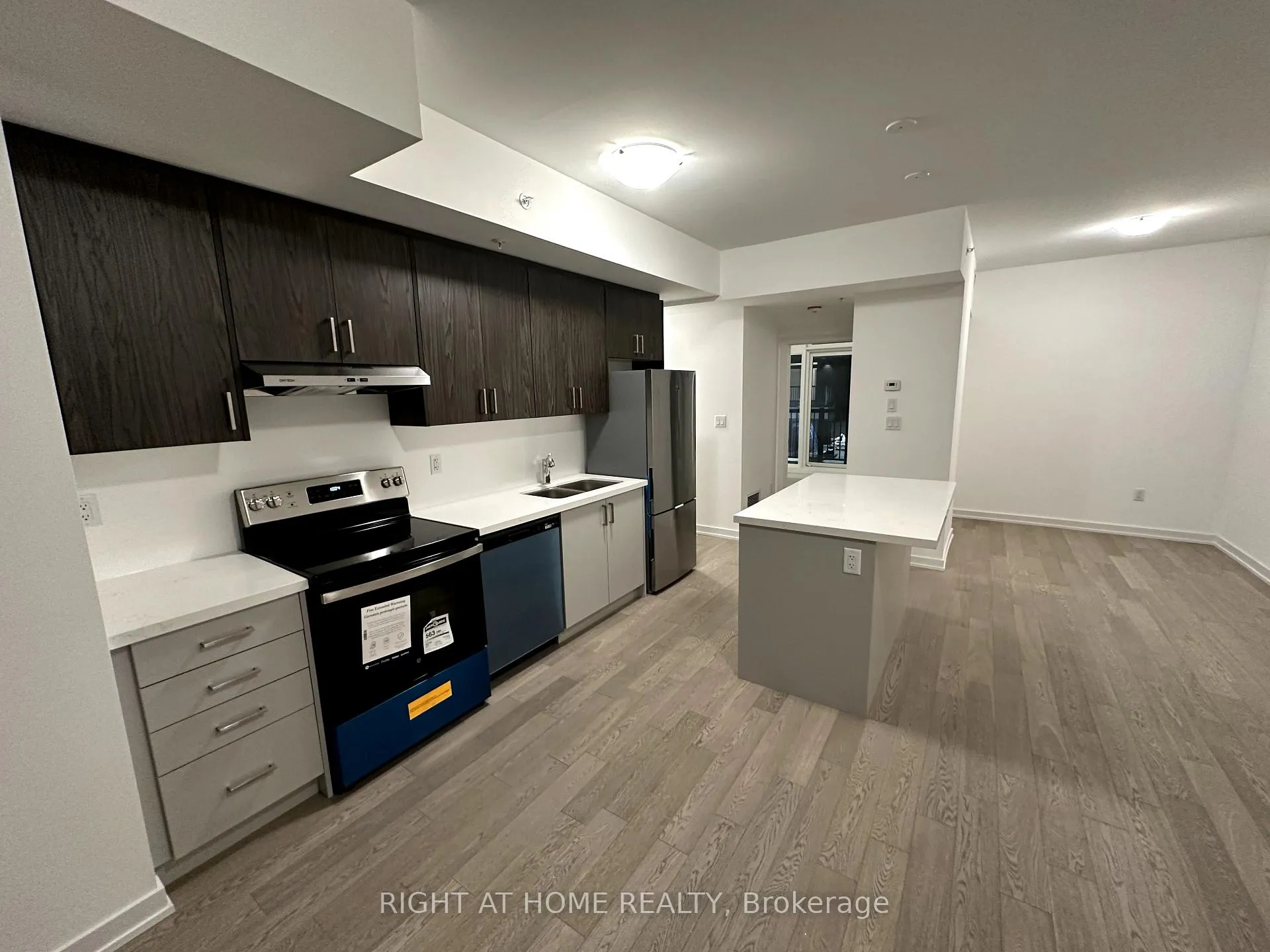 Photo 4 of Unit 9, 188 Angus Drive, Ajax, Central — HOMEH