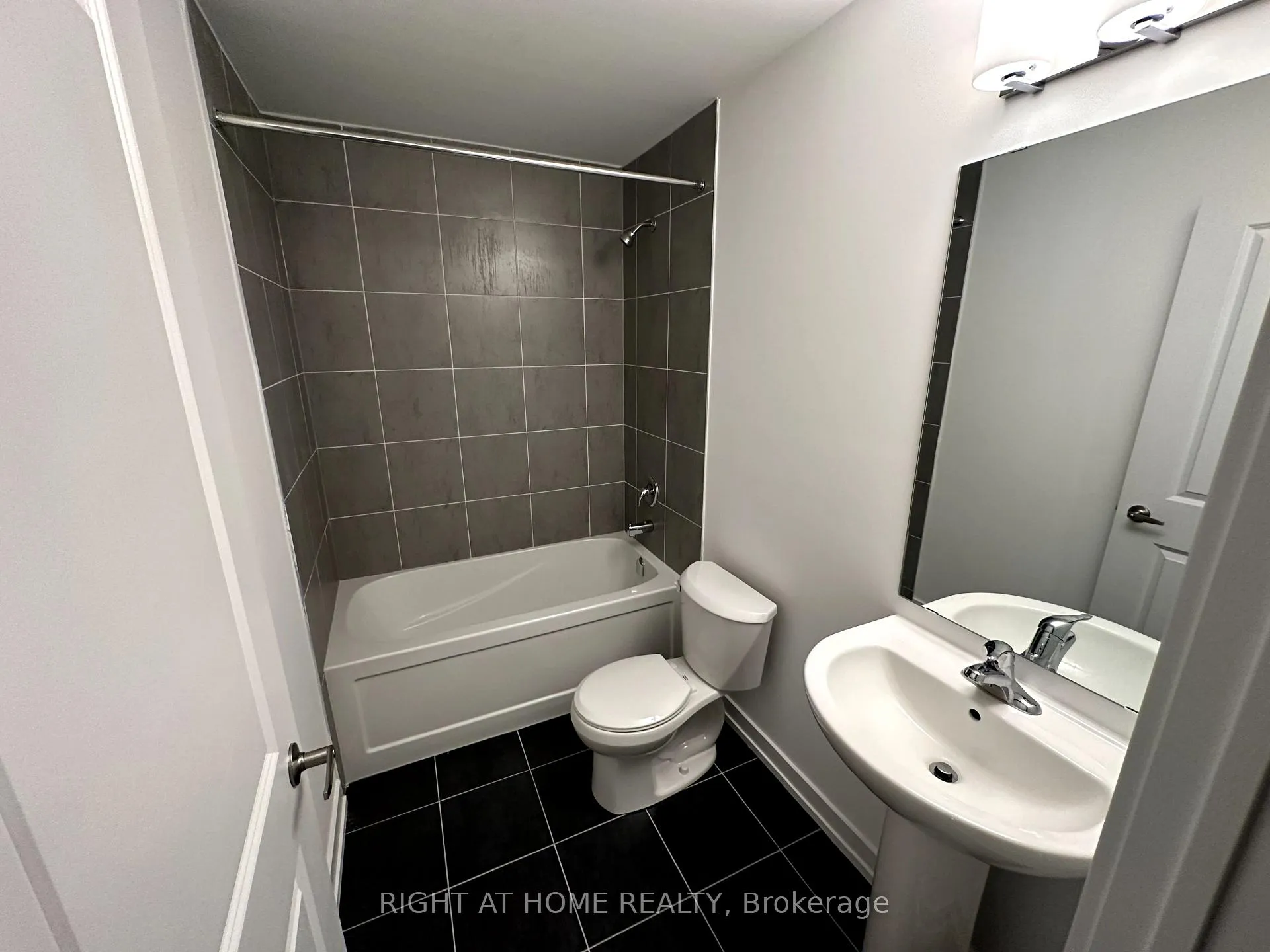 Photo 11 of Unit 9, 188 Angus Drive, Ajax, Central — HOMEH