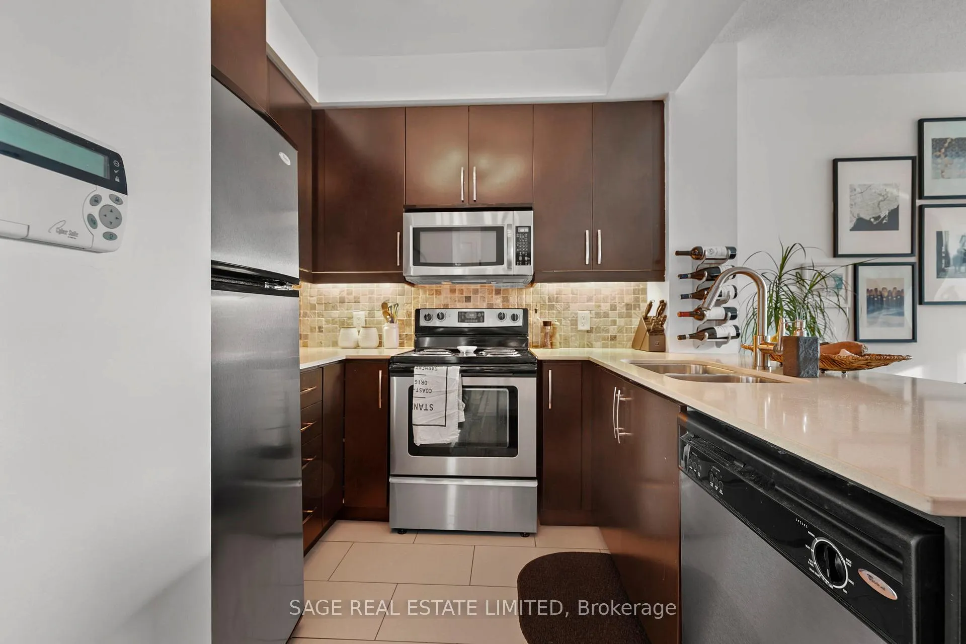 Photo 3 of Unit 1806, 1 Scott Street, Toronto, Waterfront Communities — HOMEH