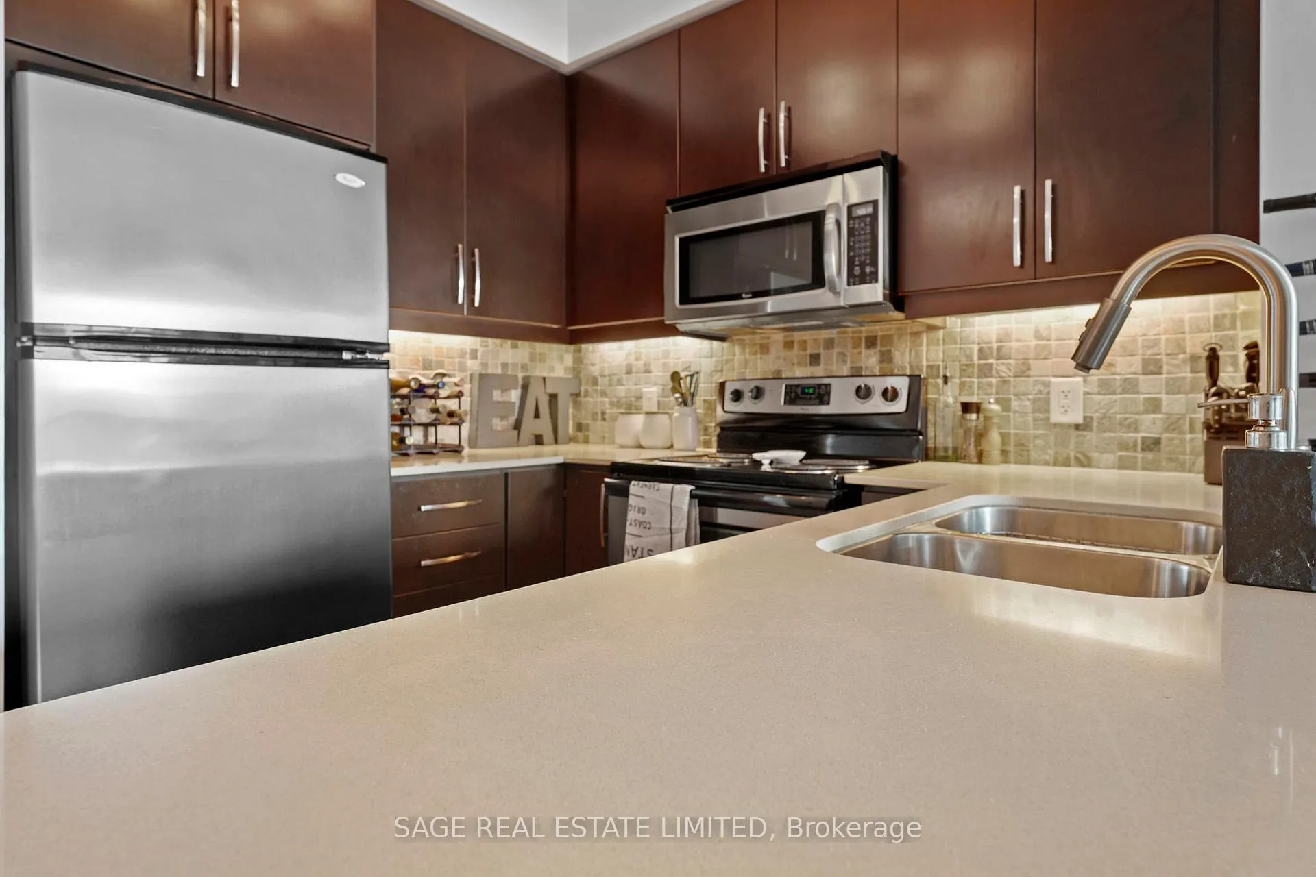 Photo 4 of Unit 1806, 1 Scott Street, Toronto, Waterfront Communities — HOMEH
