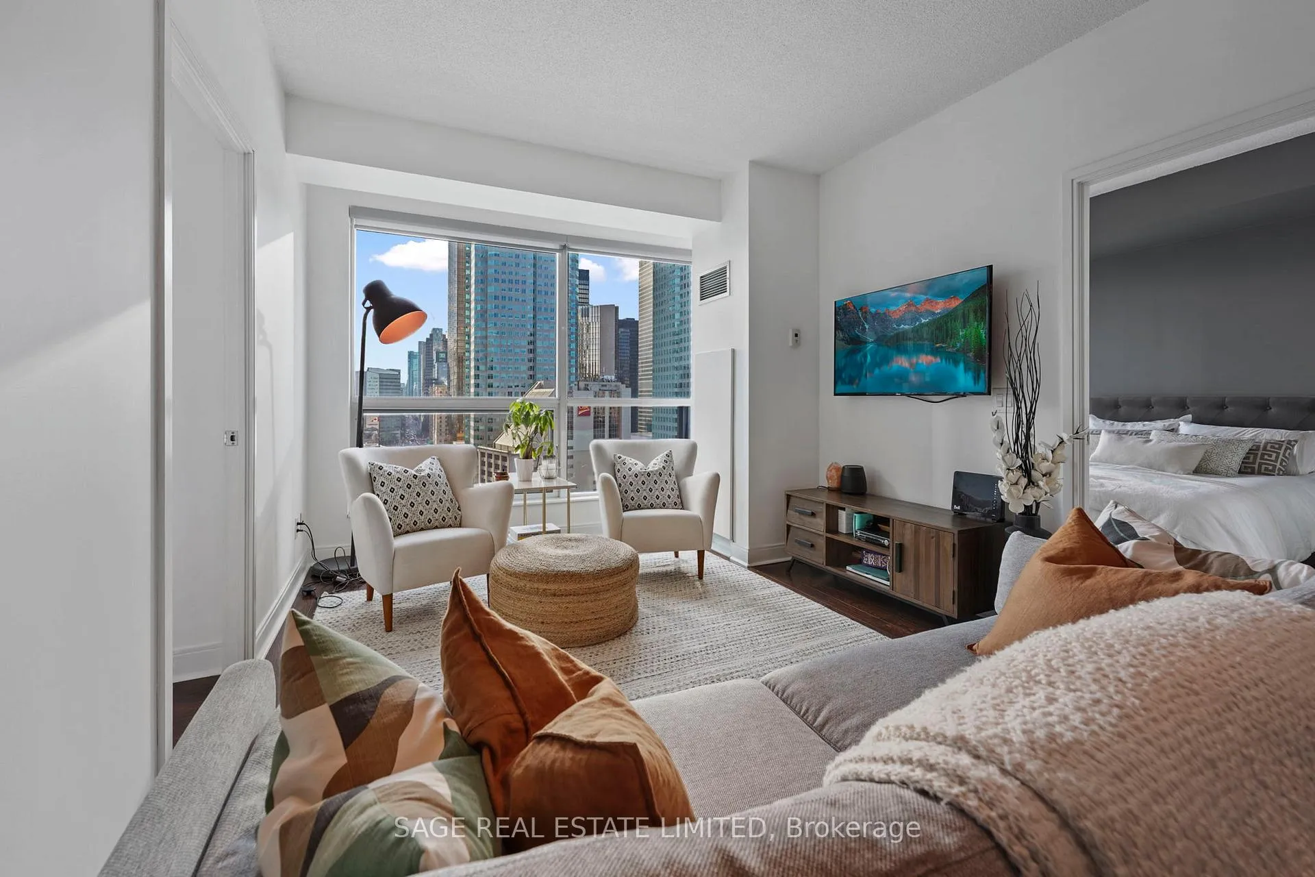 Photo 8 of Unit 1806, 1 Scott Street, Toronto, Waterfront Communities — HOMEH
