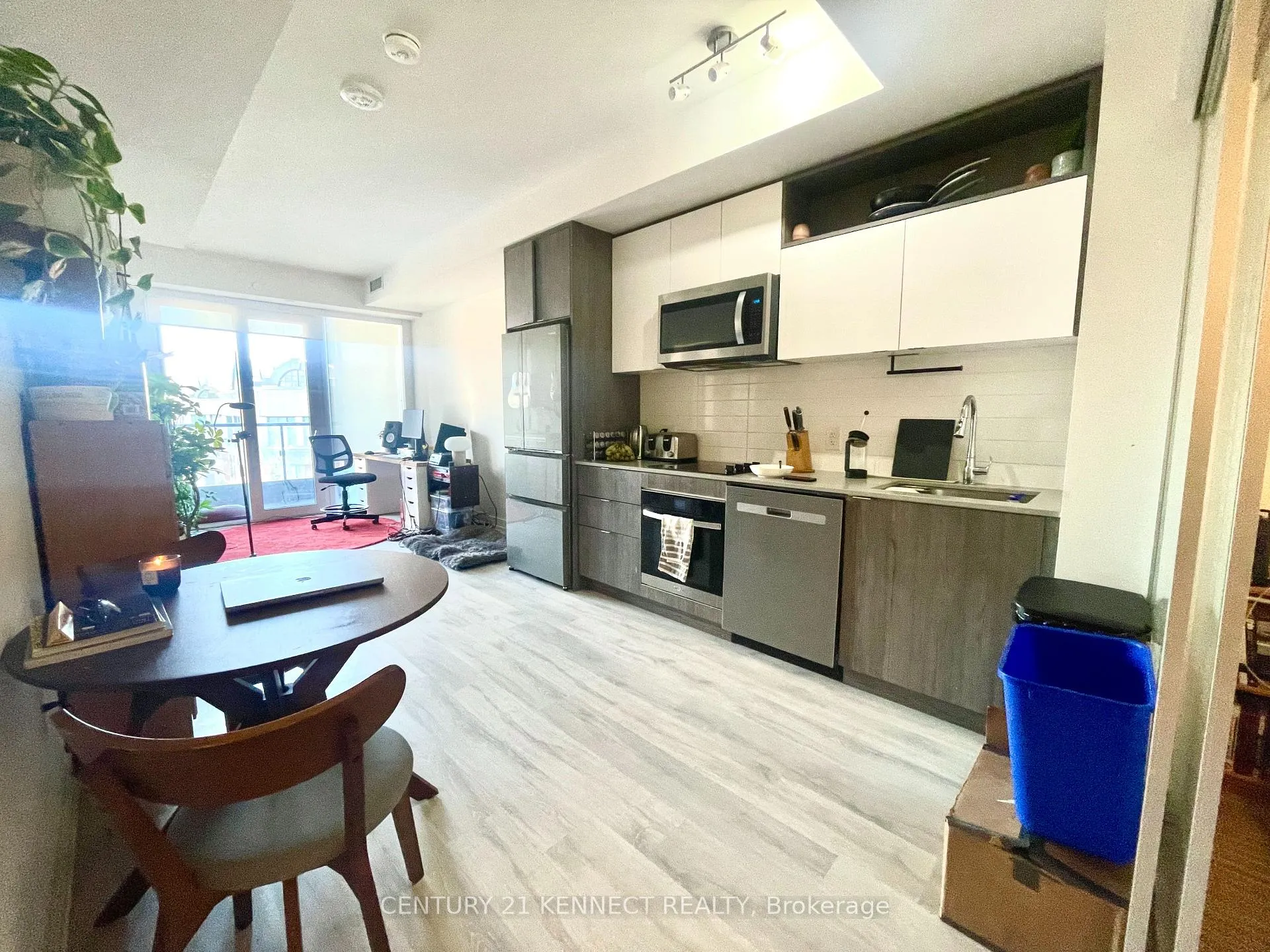 Photo 2 of Unit 807E, 70 Princess Street, Toronto, Waterfront Communities — HOMEH