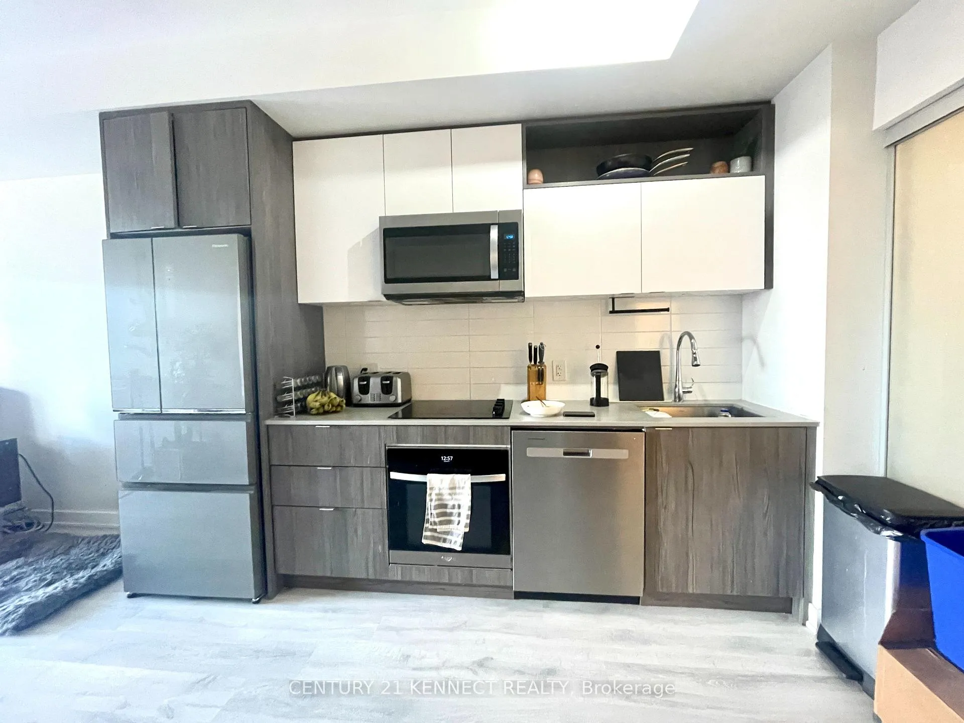 Photo 4 of Unit 807E, 70 Princess Street, Toronto, Waterfront Communities — HOMEH