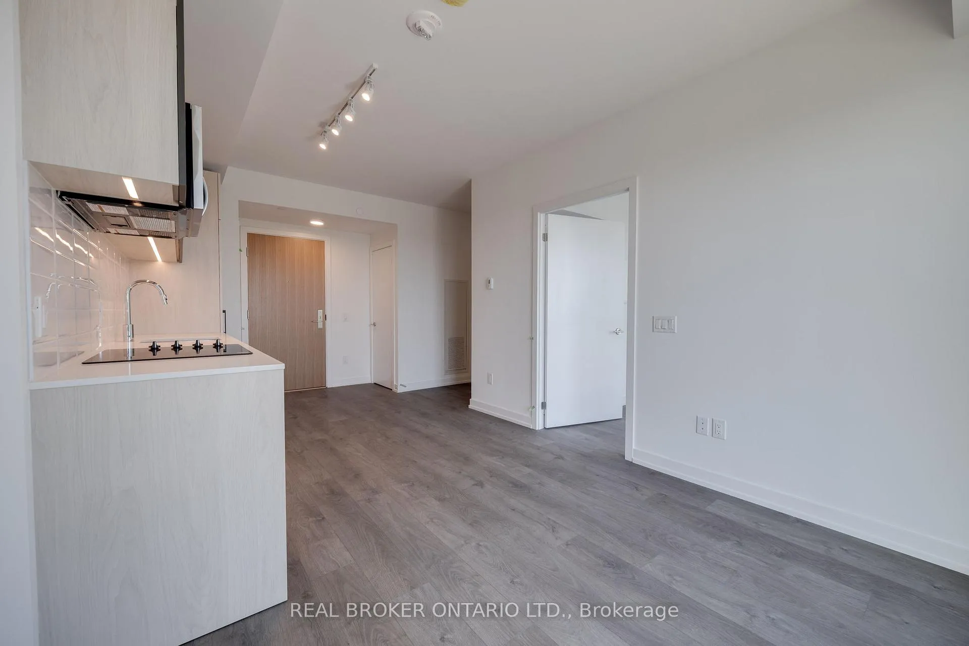 Photo 10 of Unit 725, 150 Logan Avenue, Toronto, South Riverdale — HOMEH
