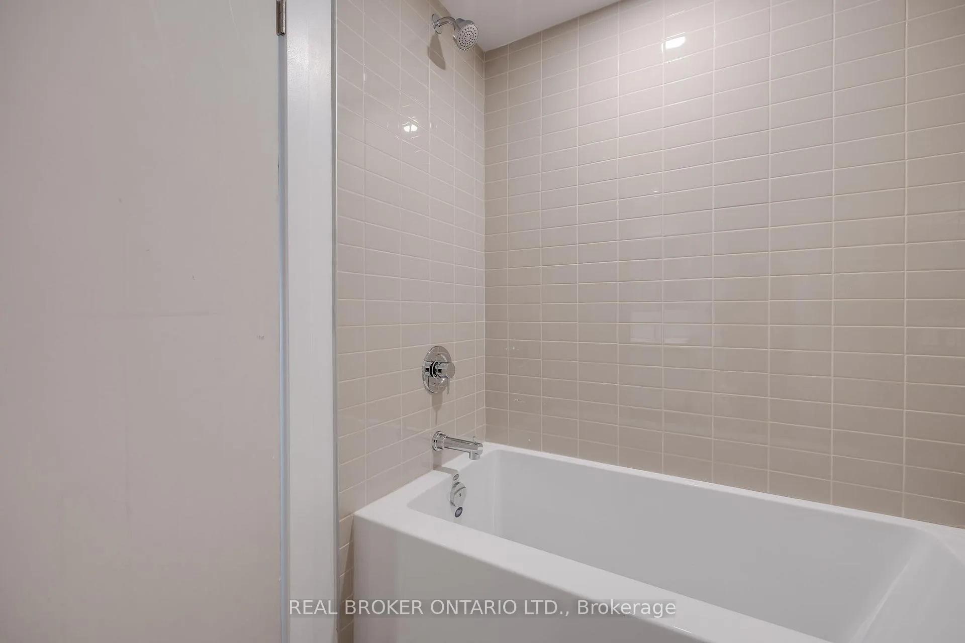 Photo 17 of Unit 725, 150 Logan Avenue, Toronto, South Riverdale — HOMEH