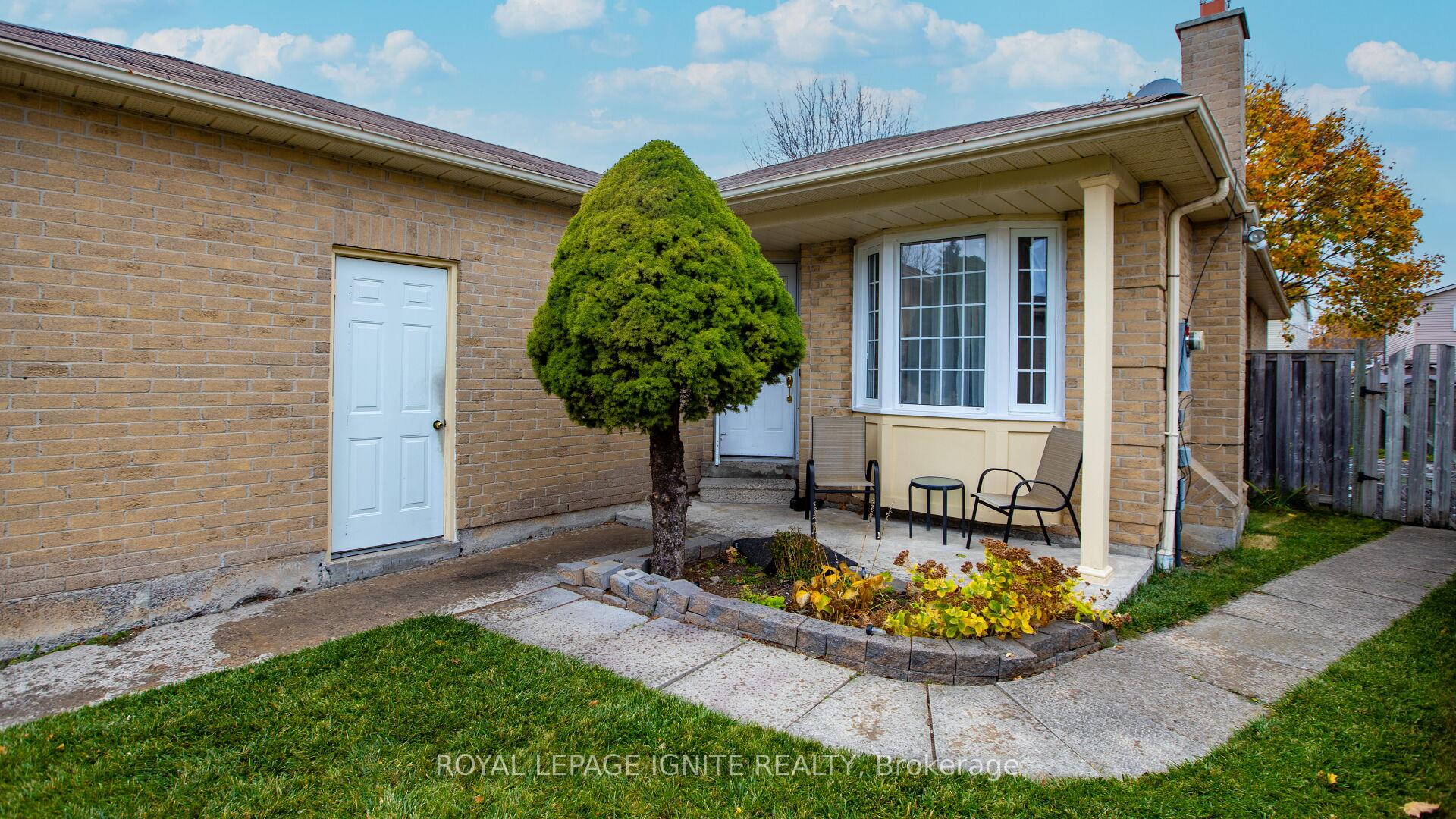 Photo 3 of 34 Mandrake Street, Ajax, Central — HOMEH